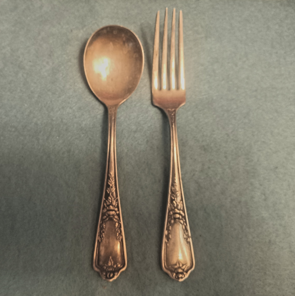 2 pieces silverplated MINERVA 1911 Simeon L. & George H. Rogers Co. Oneida