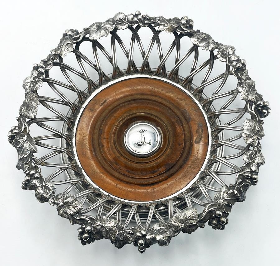 ELKINGTON & CO MAGNIFICENT BOTTLE COASTER 1856 DATE MARK VINE DESIGN