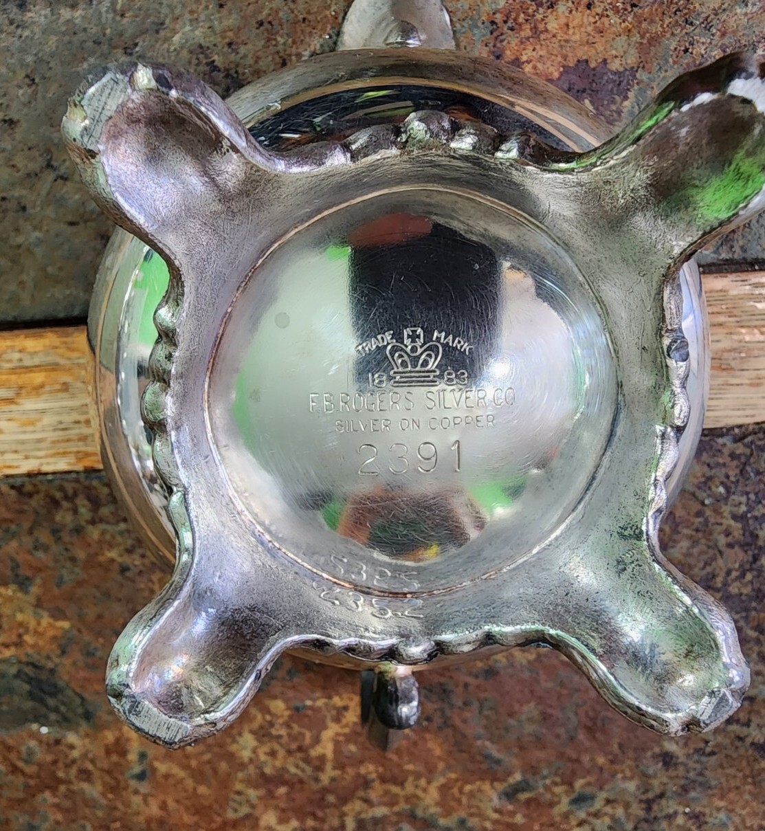 FB ROGERS 1883 SILVER ON COOPER MODEL 2391 CROSS OVER CROWN👑 TRADE MARK CREAMER