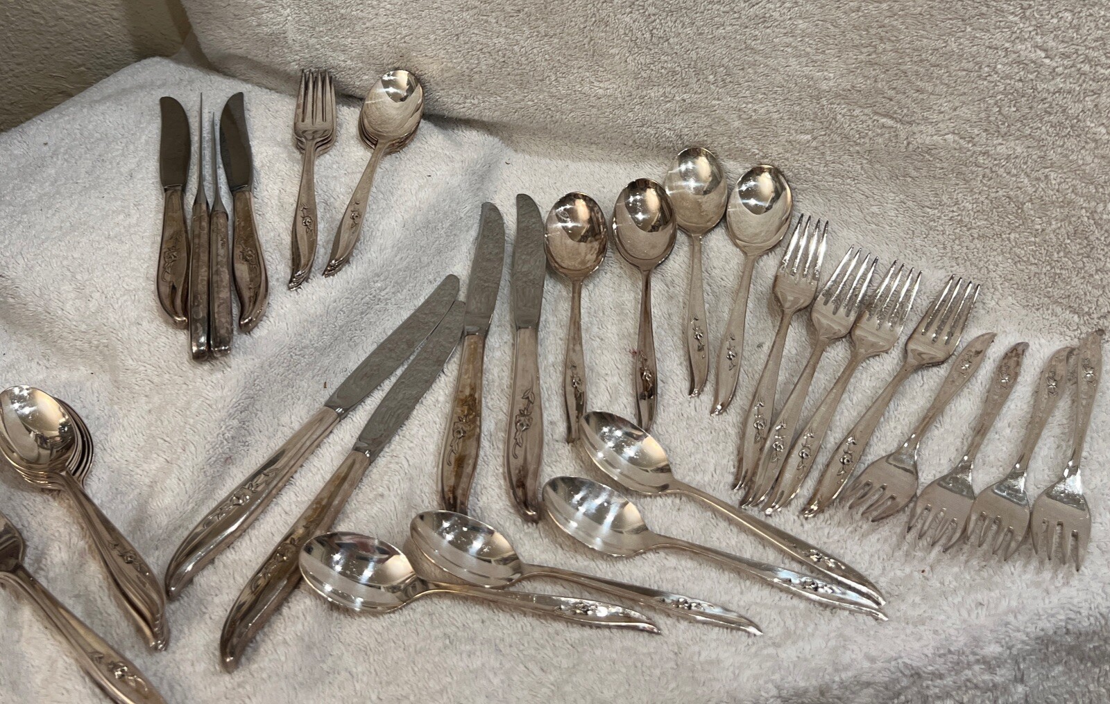 1847 Rogers Bros MAGIC ROSE Silverplate Set Of 4 Your Choice 11 Sets Available