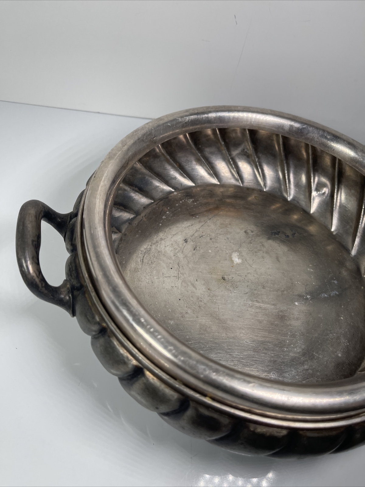 Antique Middletown Serving Dish & Lid – Silverplate Hard White Metal Swirl
