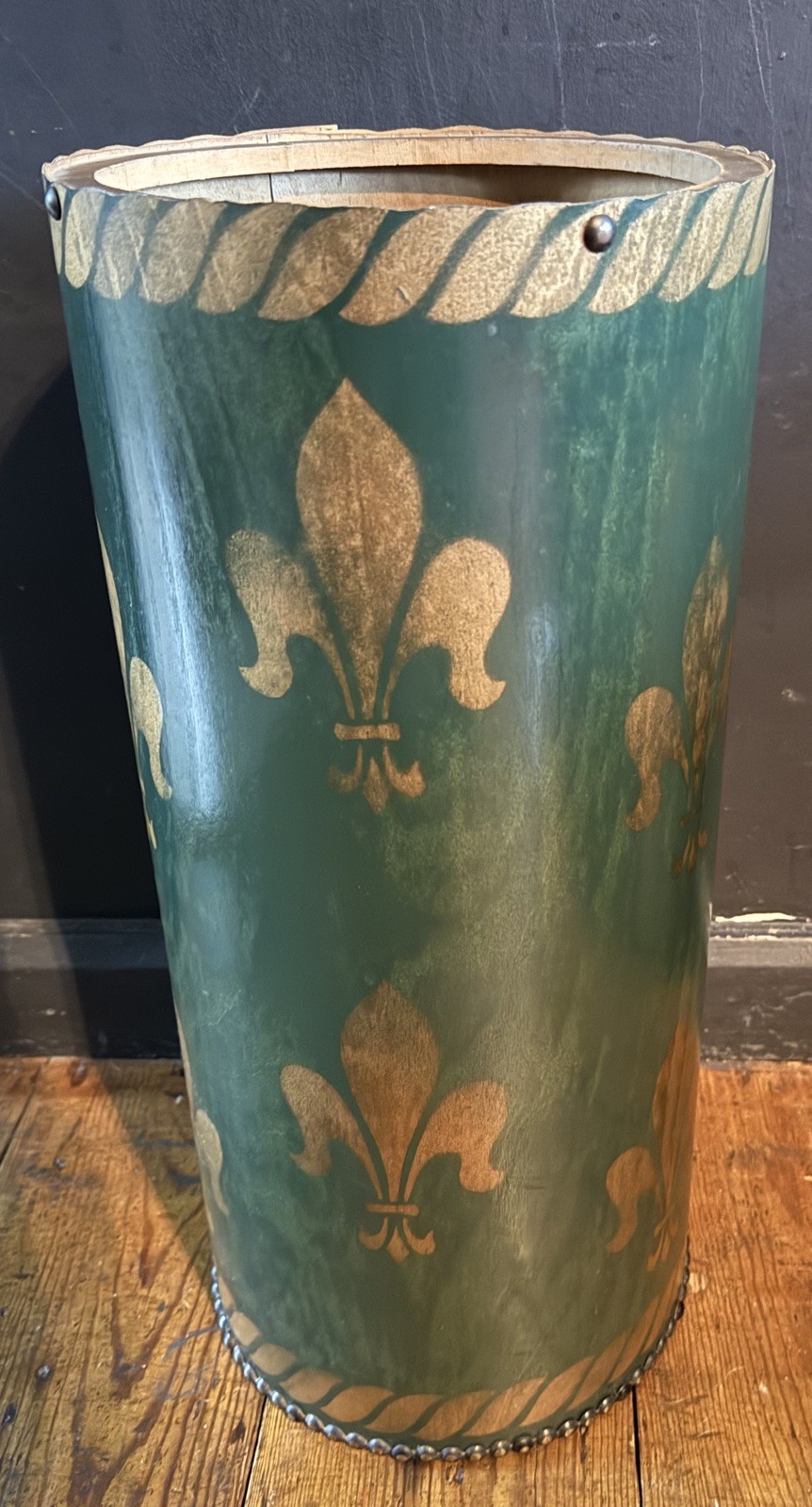 Vintage Trilby Round Stick Stand Green With Gold Fleur de Lys