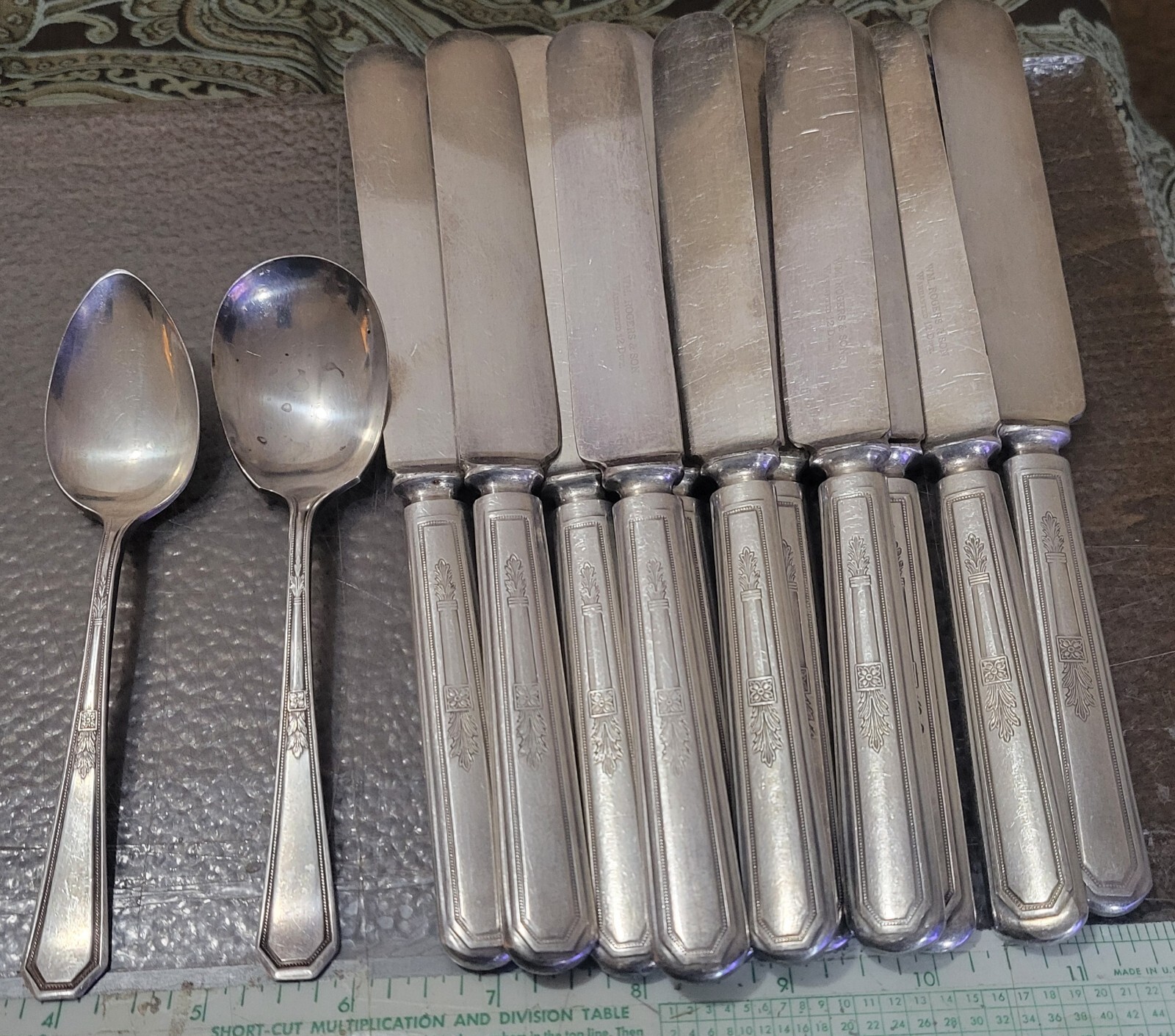 Wm Rogers & Son AA Mayfair Sugar & TeaSpoon & 11 Dinner Knifes Set Of 13