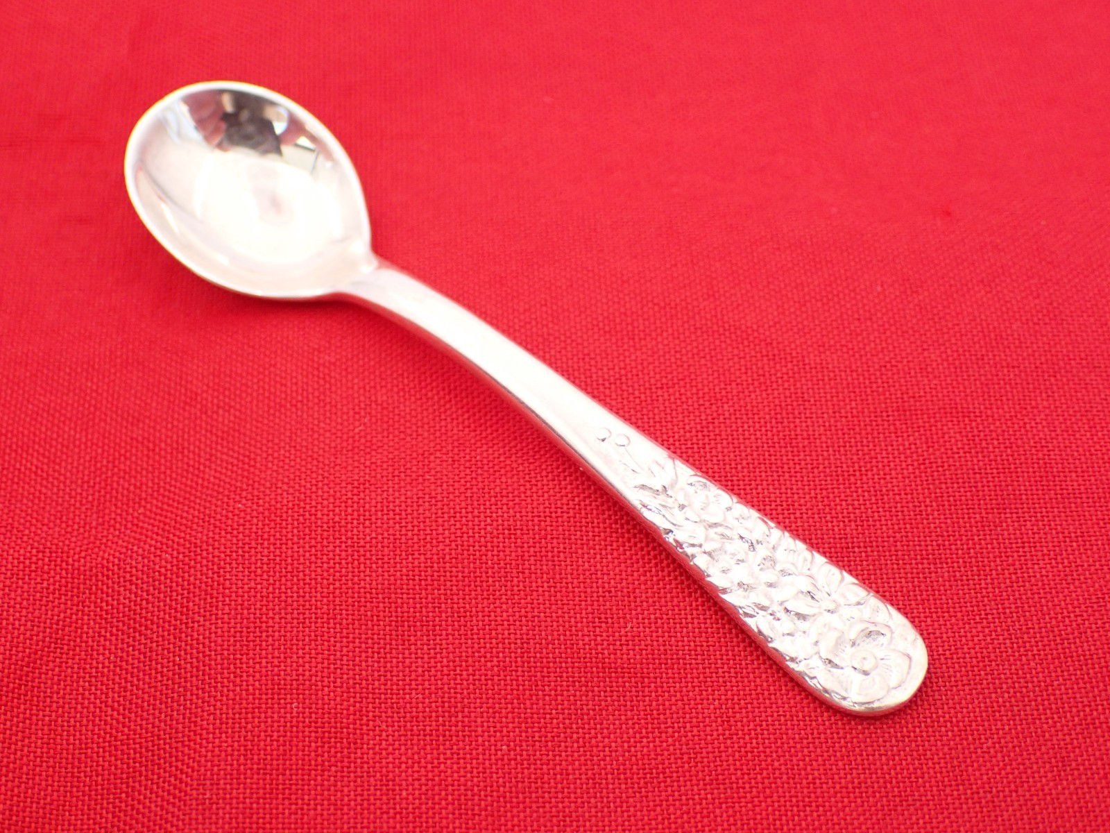 S. Kirk & Son Sterling Silver Repousse Salt Spoon VJ-16