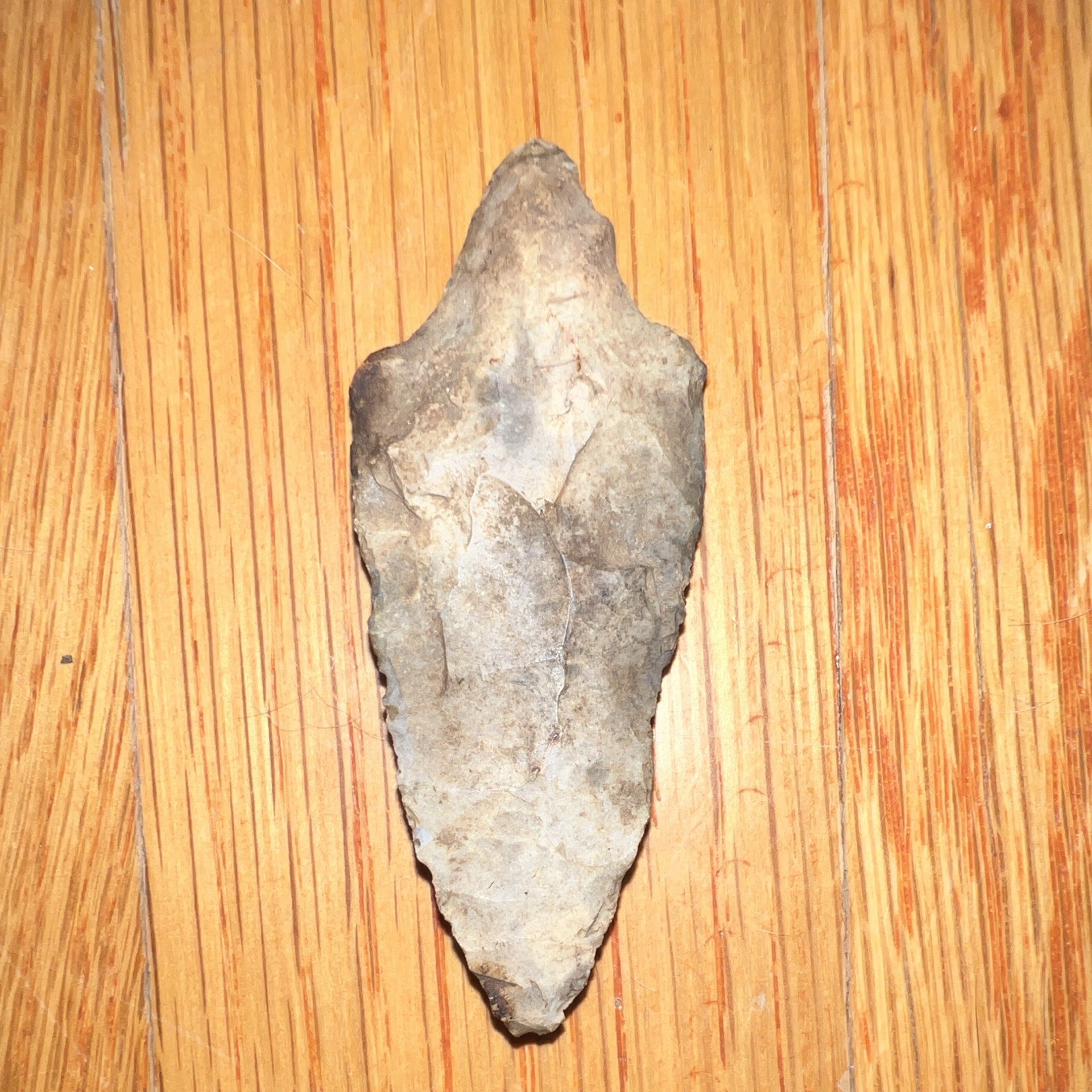 Native American Knapped Stone Arrowhead Projectile Point, Gray