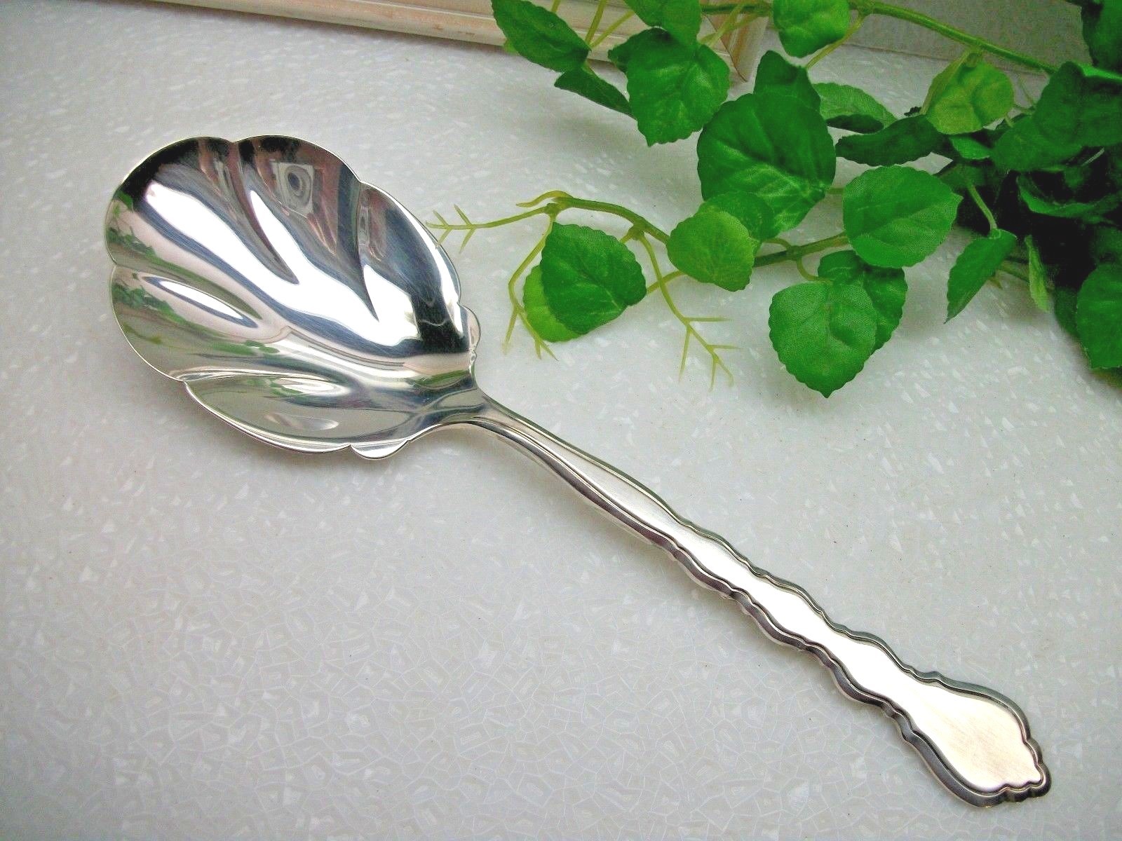Oneida Community Silver DUET Silverplate “Shell” Casserole Serving Spoon 1980