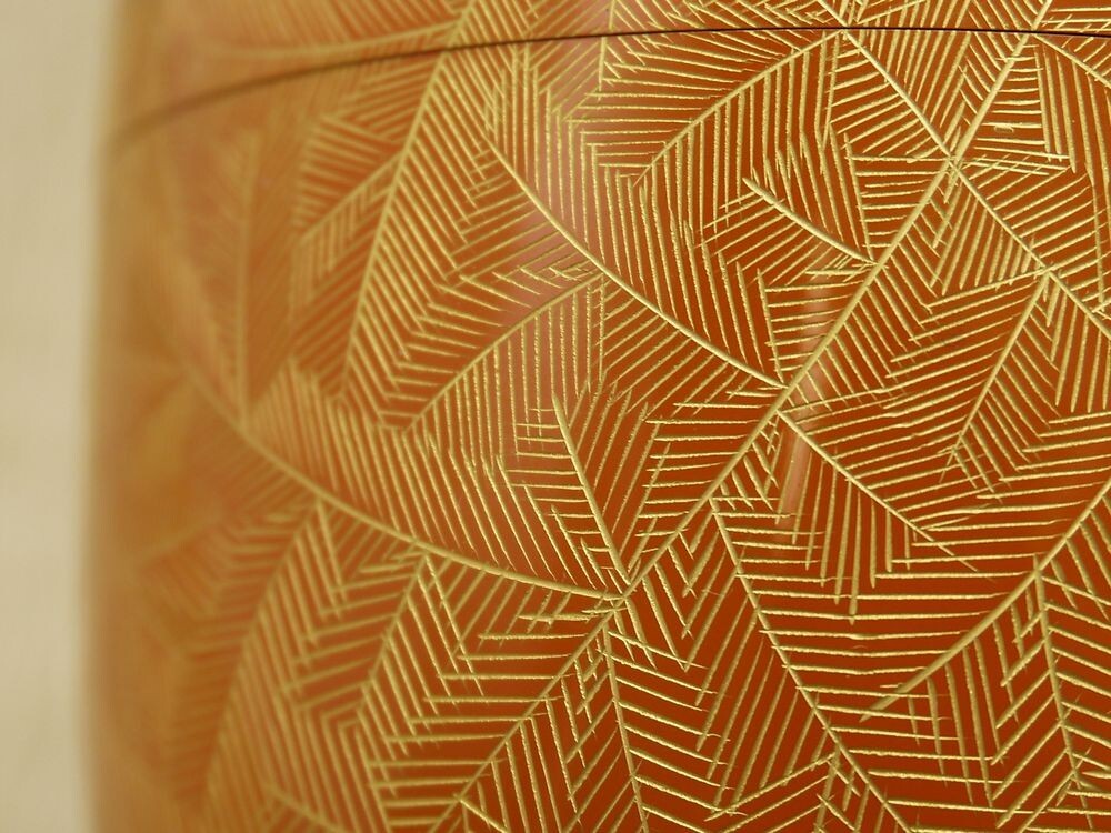 Japan WAJIMA Lacquer Wooden Natsume Adorned w/ Strength & Renewal in Chinkin D23