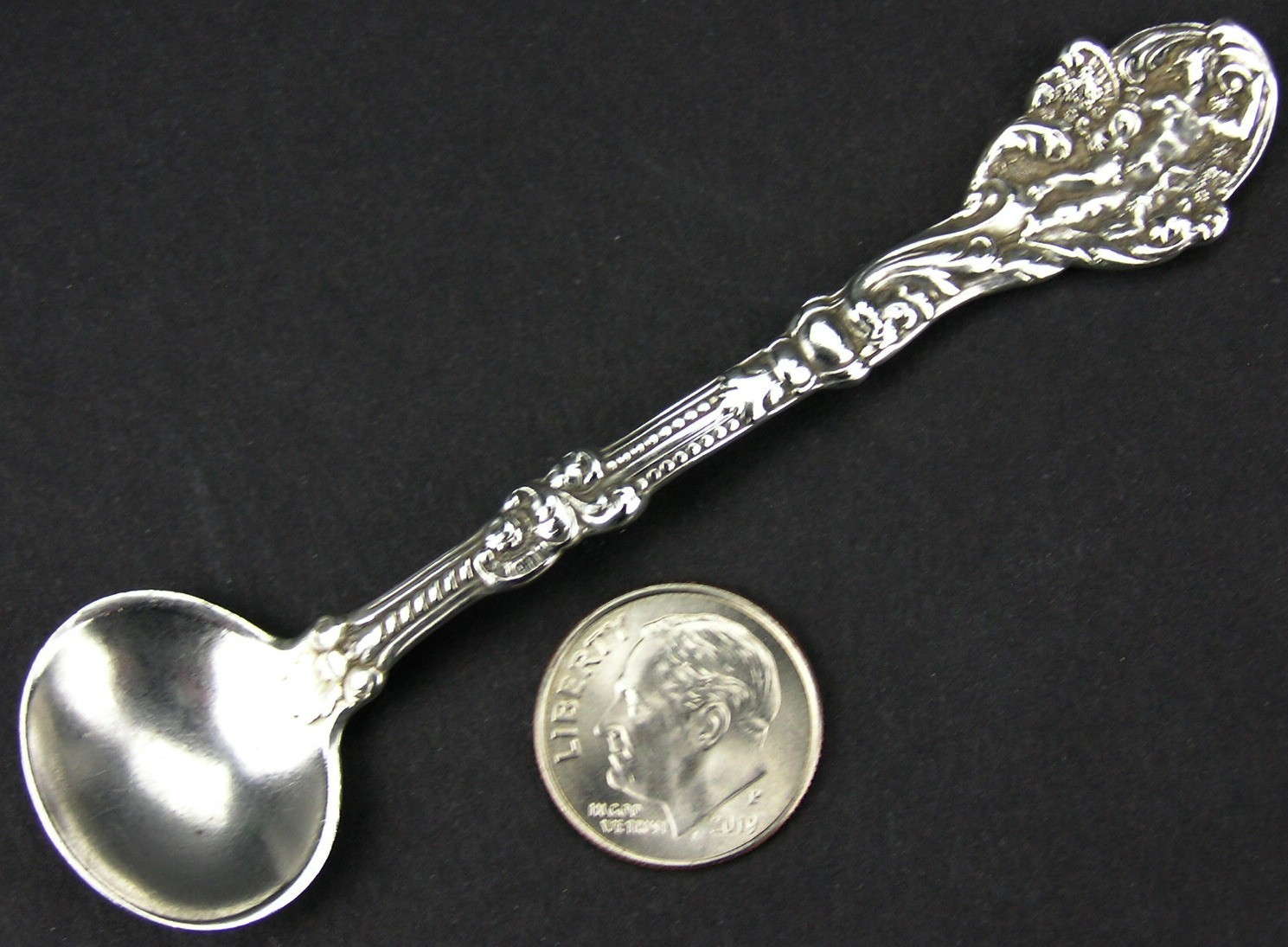 Gorham Sterling Silver 3 1/2″ Mustard or Salt Spoon VERSAILLES 10g Monogram “M”