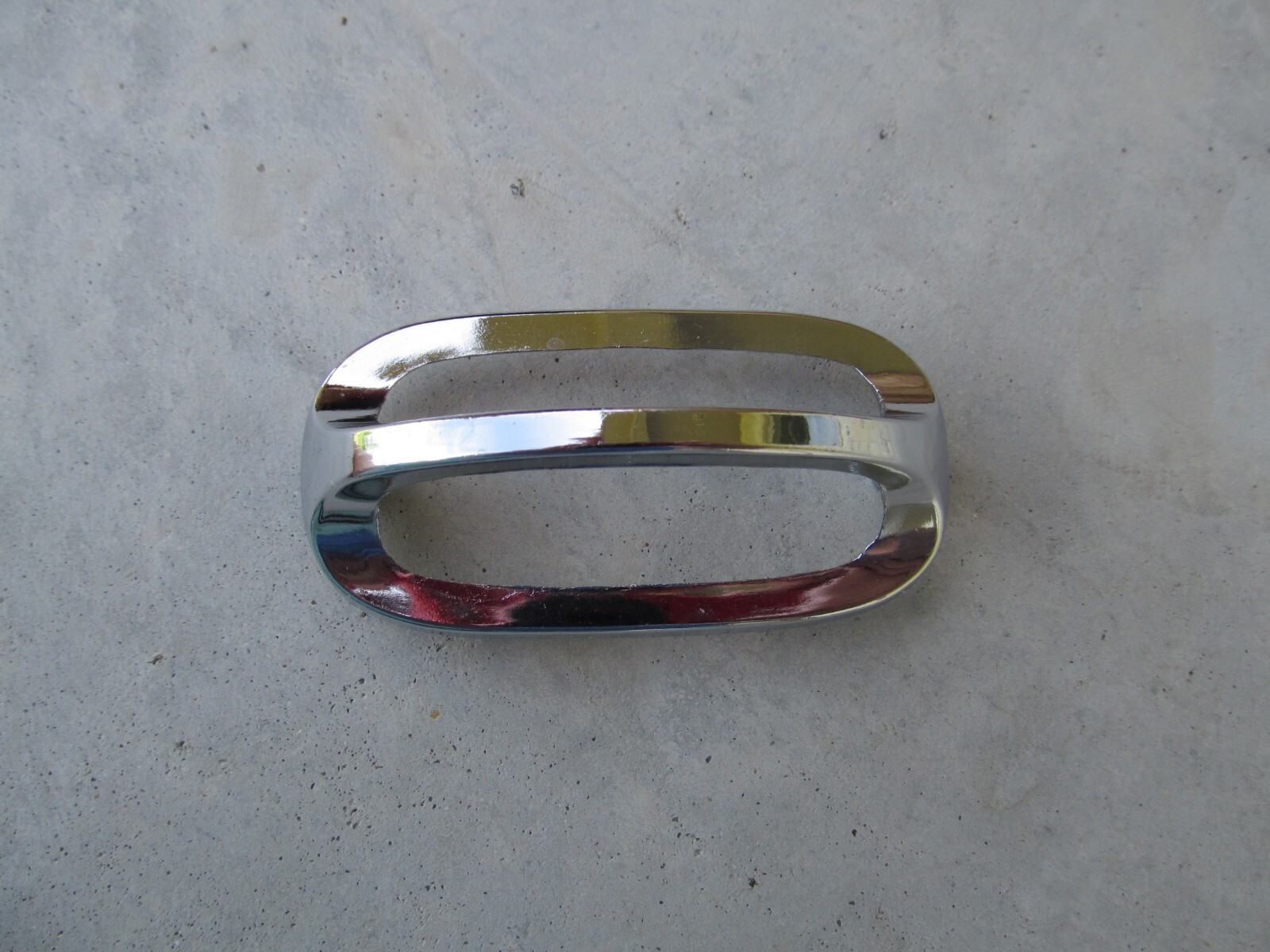 VTG MCM Retro Oval Chrome Cabinet Knobs Handles Pulls 3 1/8″