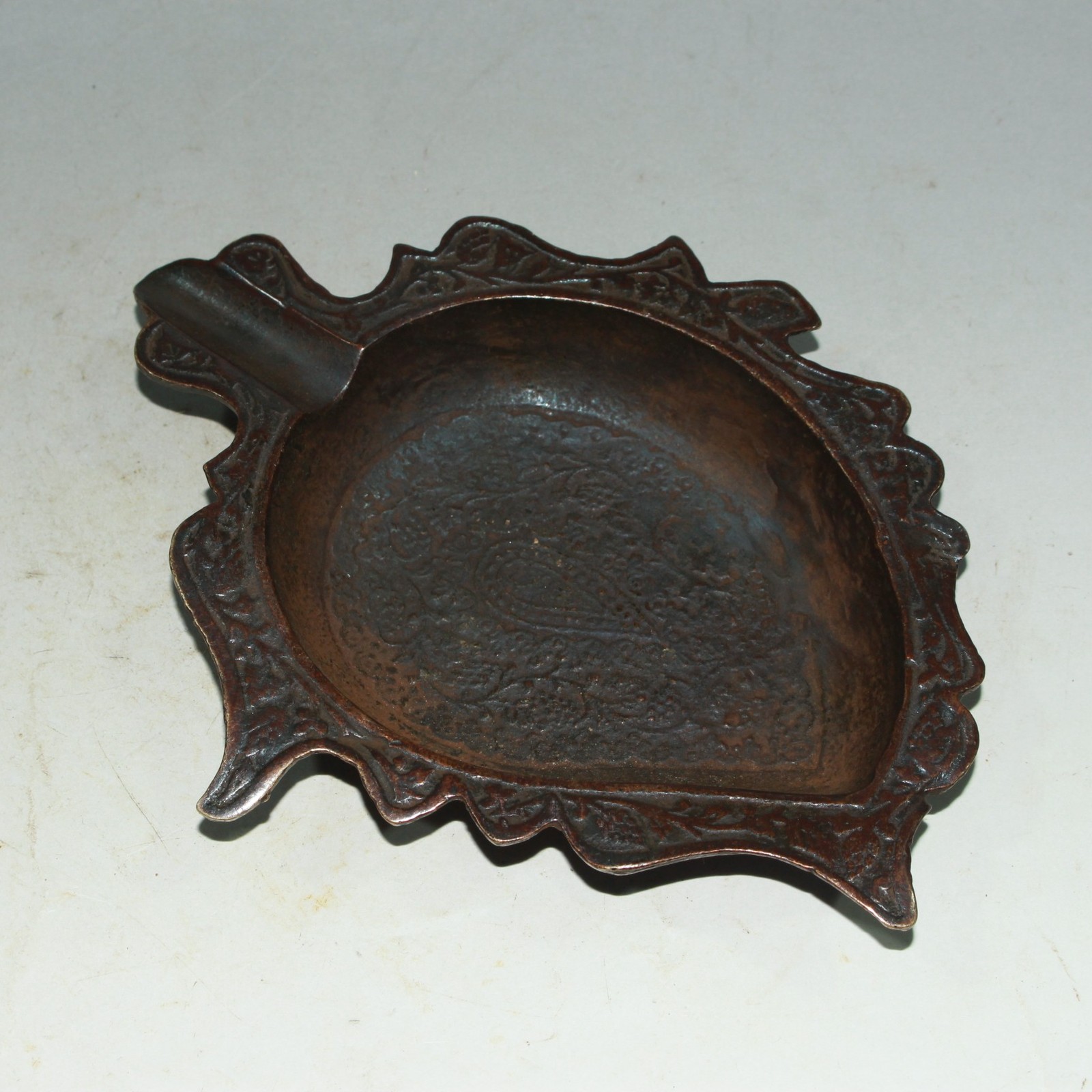 6.7″ China Old Antique Collection Bronze Leaf-shaped Brush Wash Free Shipping