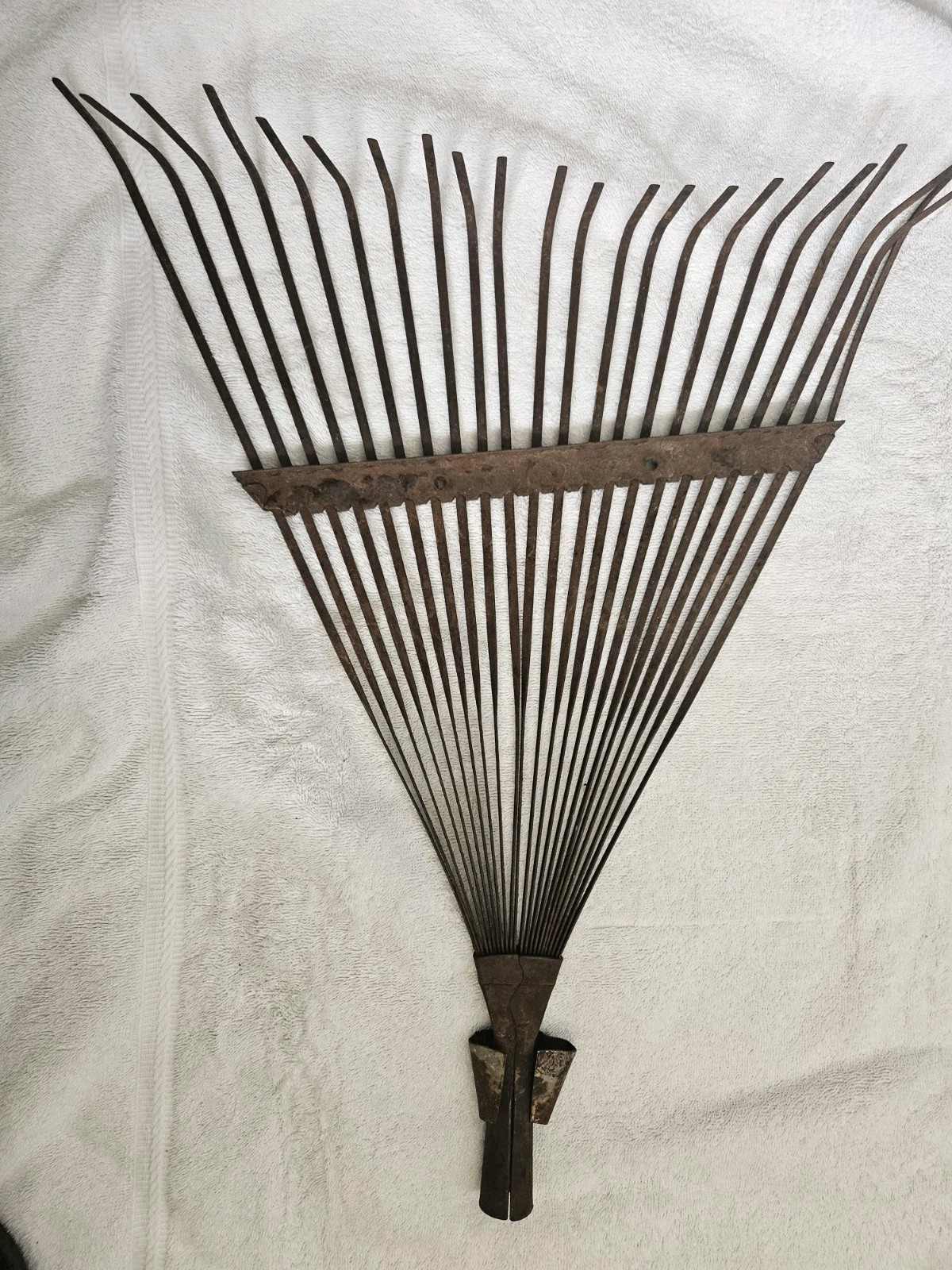 Vintage Metal Leaf Rake Head Garden Tool Primitive Rustic Farmhouse