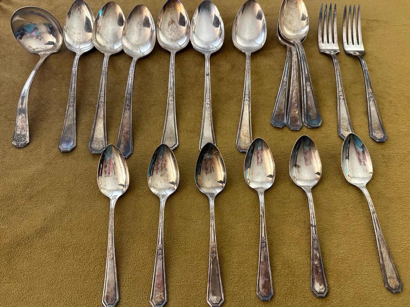 Lot of 18 pcs 1923 Wm Rogers MAYFAIR Silverplate