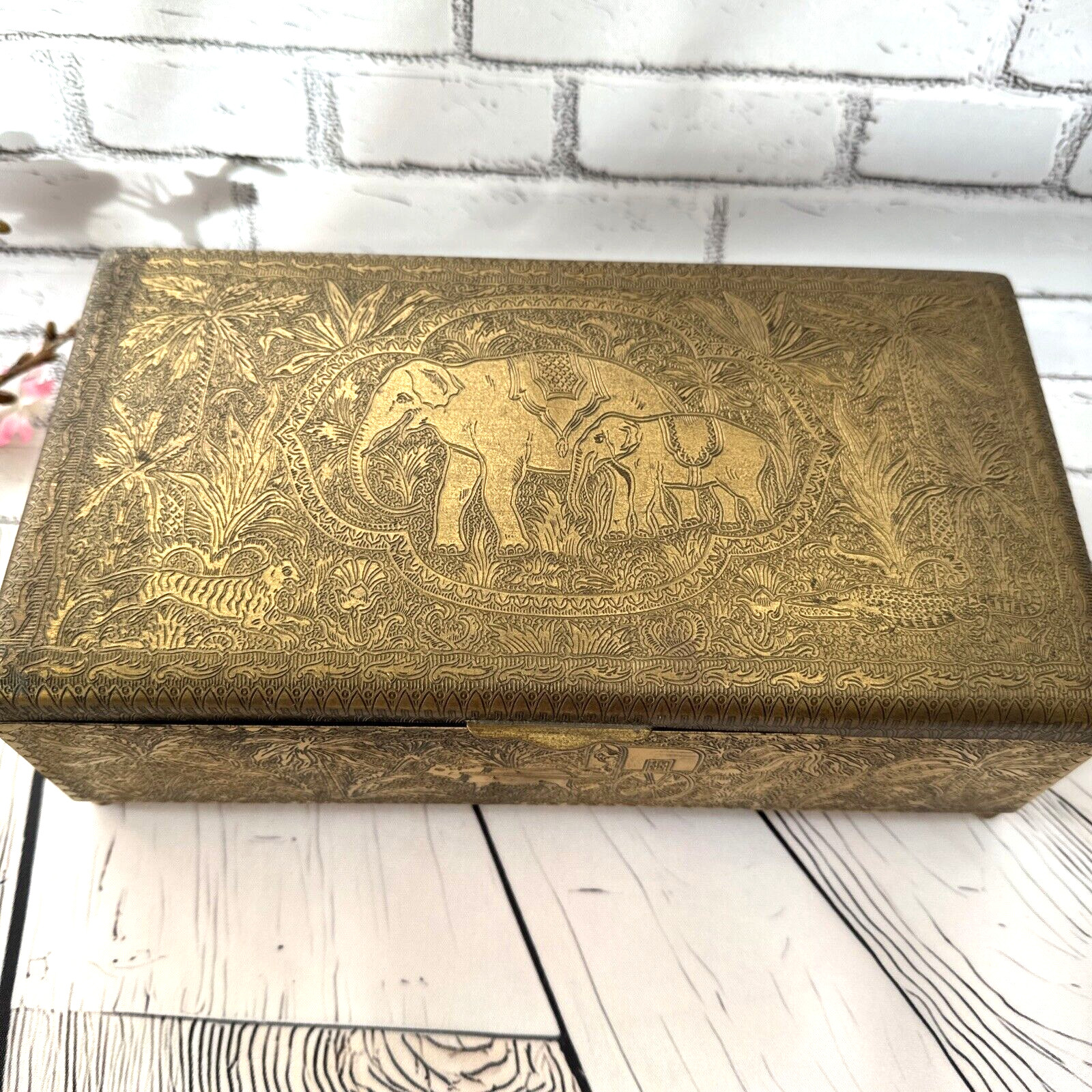 HAND TOOLED ENGRAVED SOLID BRASS STASH BOX CHEST ELEPHANT OX LION ELK HUNTER