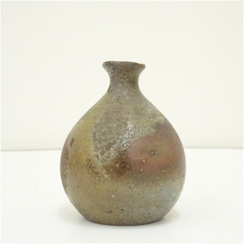Bizen Ware Handmade Tokkuri Sake Bottle by Kazan Matsuda-TK319