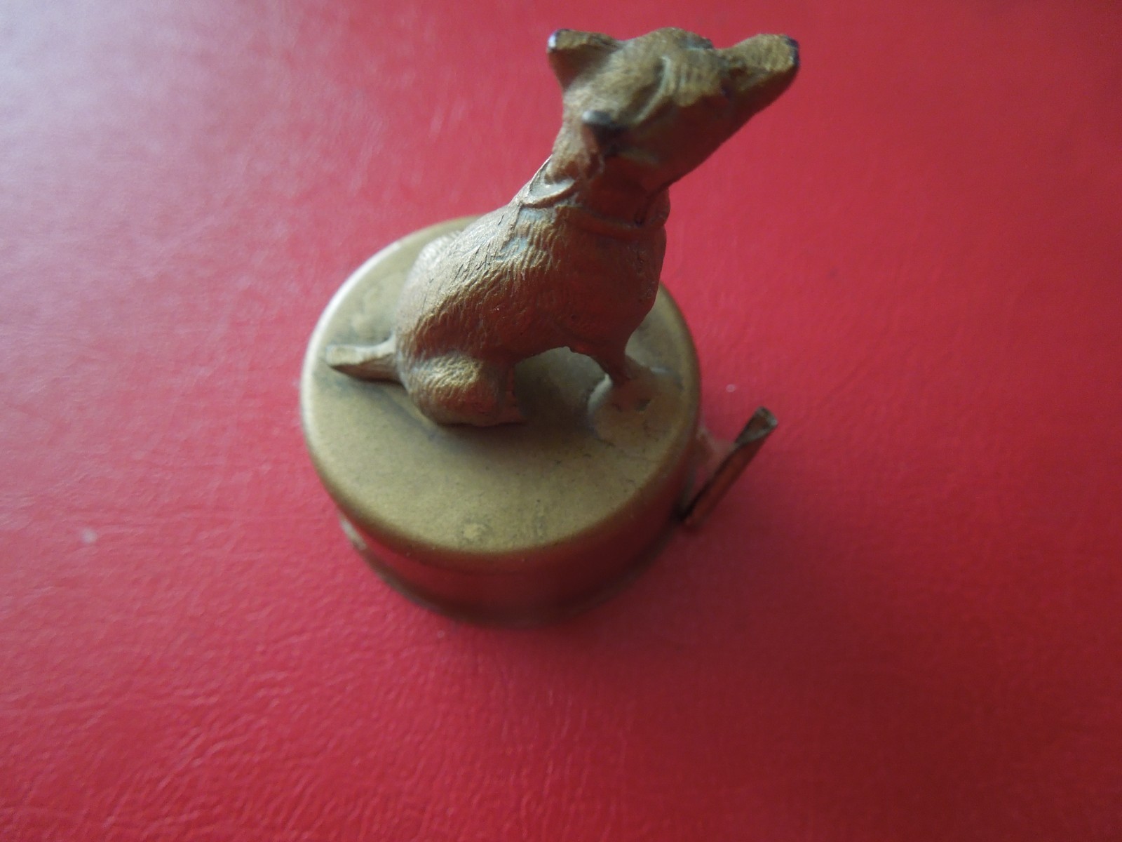 J7852 ANTIQUE DUTCH ? FIGURAL DOG MESSURE TAPE TOOL See Description