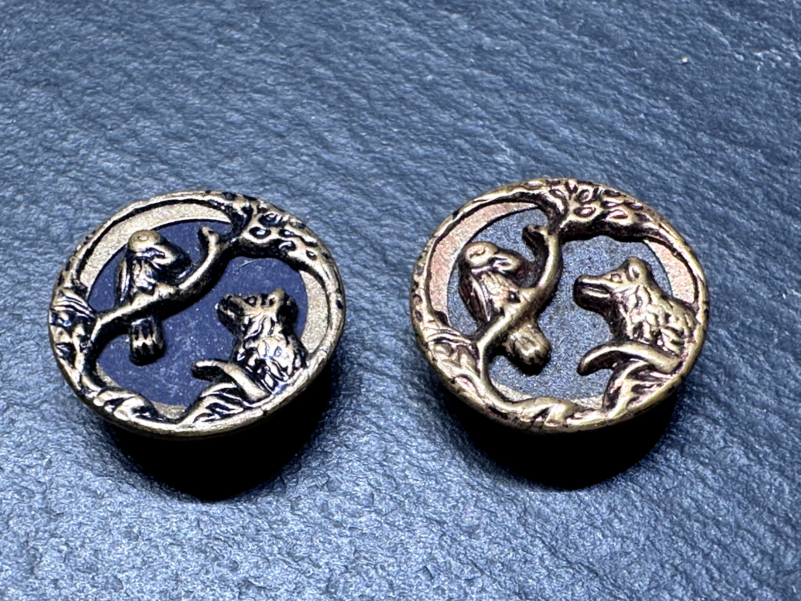 10 ANTIQUE? ROUND BRASS SHANK 14MM BUTTONS : FOX OR WOLF & BIRD IN TREE