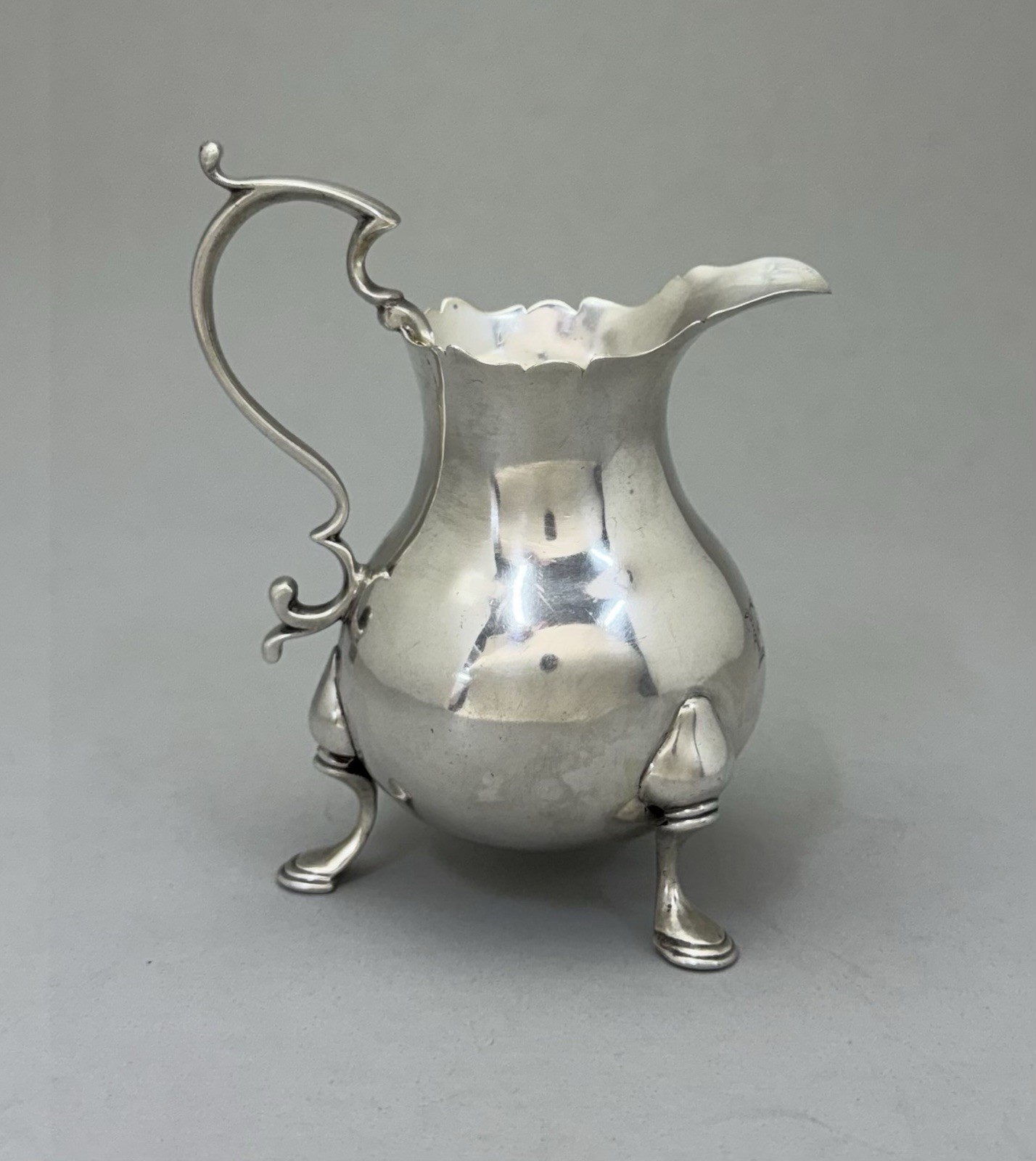 Ca 1750 VERY FINE EARLY AMERICAN COLONIAL COIN SILVER CREAMER JUG 18th C