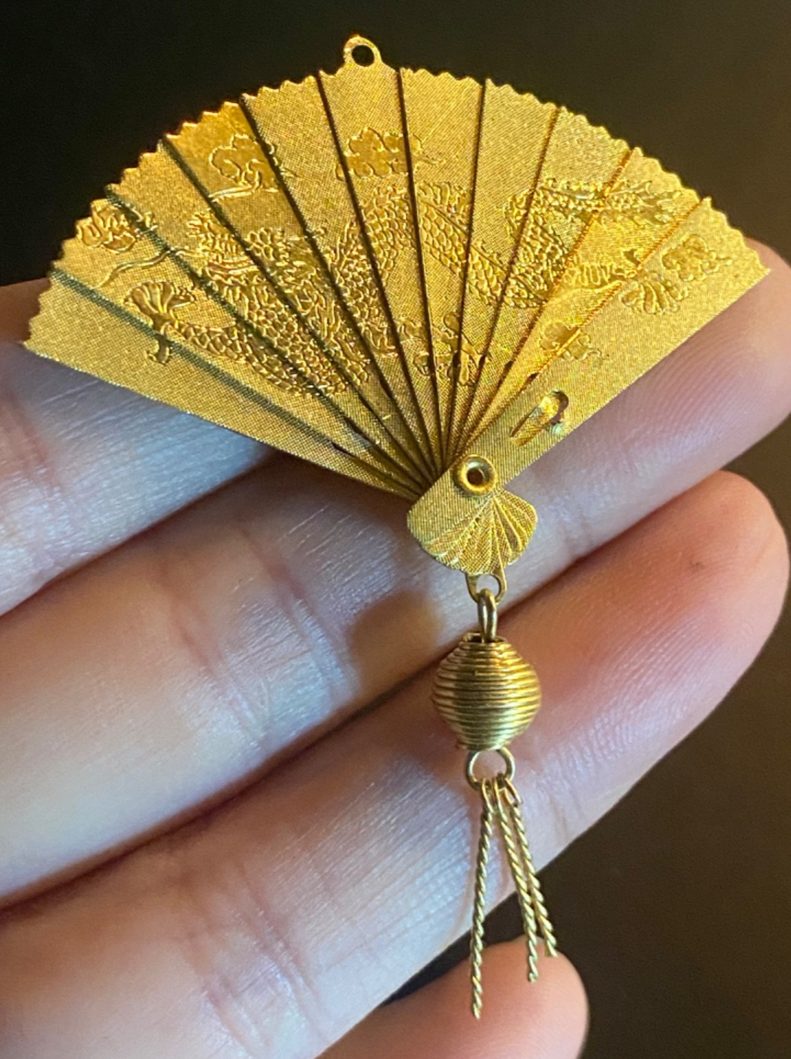 VTG Chinese Dragon Crane Bird Etched Tassel Folding Fan Gold Tone Charm Pendant