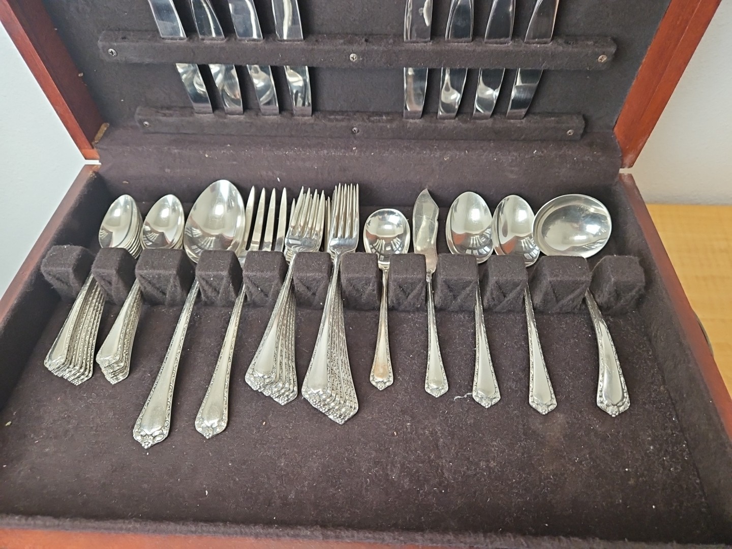 Easterling Sterling Silver Flatware 44 PIECE SET Naden Chest ANTIQUE 1761 grams