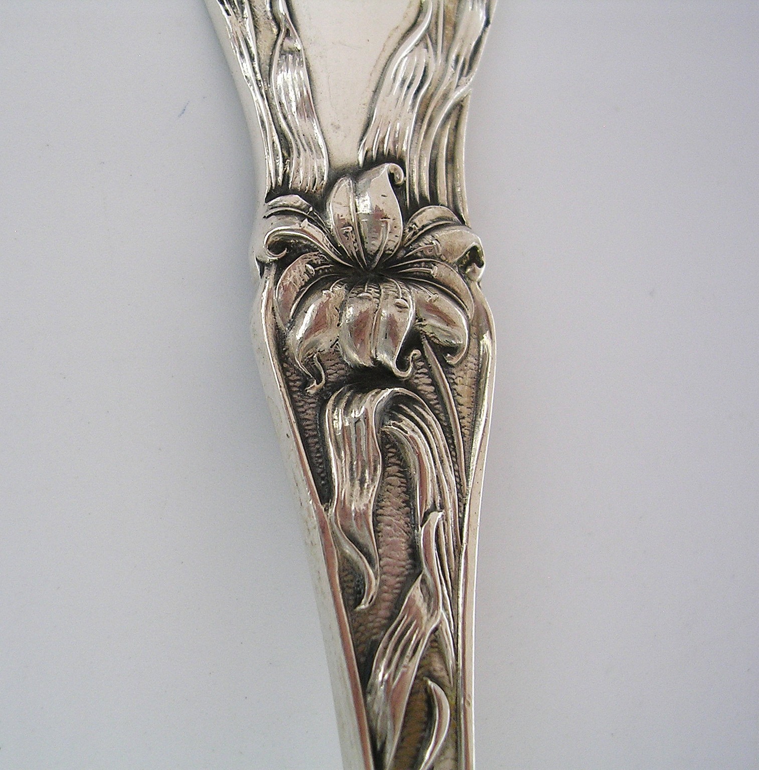 Lily By Frank M. Whiting~ Antique Sterling Silver Vegetable Serving Spoon~8-1/8″