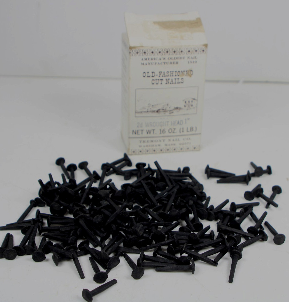 1 lb Box of Old-Fashioned Decorative 1″ Wrought Iron Cut Nails Inv#DR47