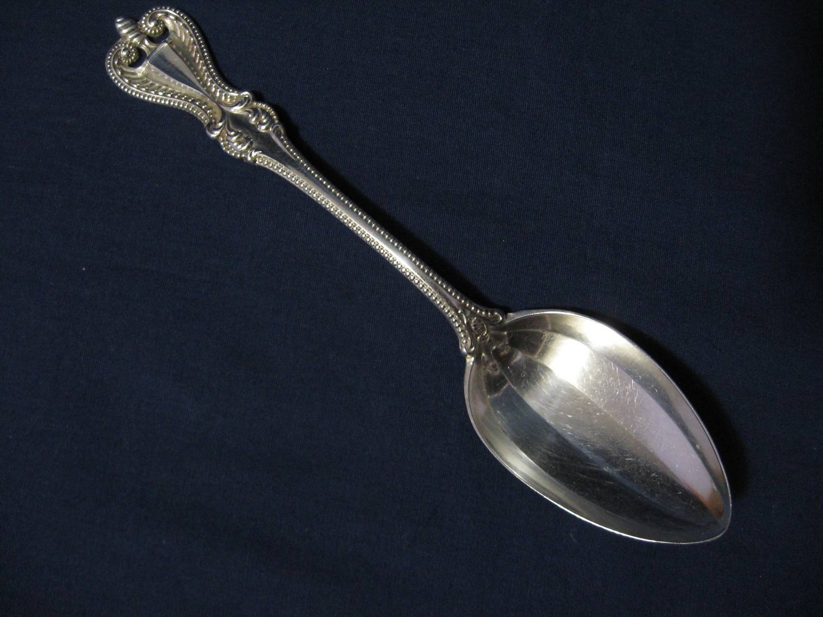 Towle OLD COLONIAL Sterling Silver Place/Dessert Spoon 7-1/8″ 49g 1895 No Mono