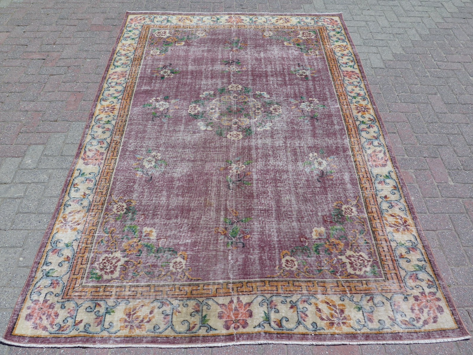 Dusty Mauve Vintage Turkish Rug, Floral Handmade Large Distressed Carpet 73″x109