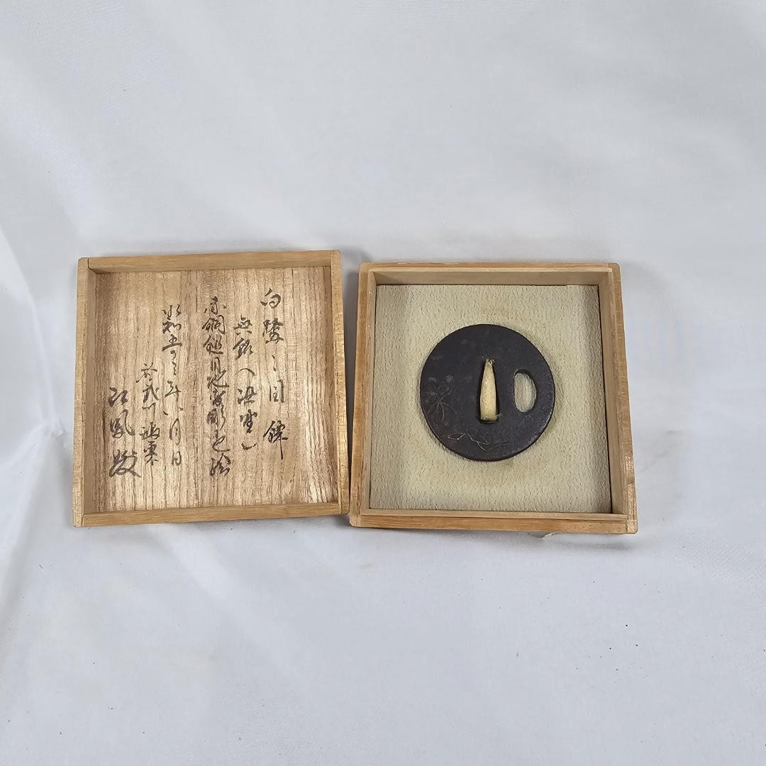 Iron Tsuba Sasa Motif 5.5cm Wooden Box Wakizashi Tanto