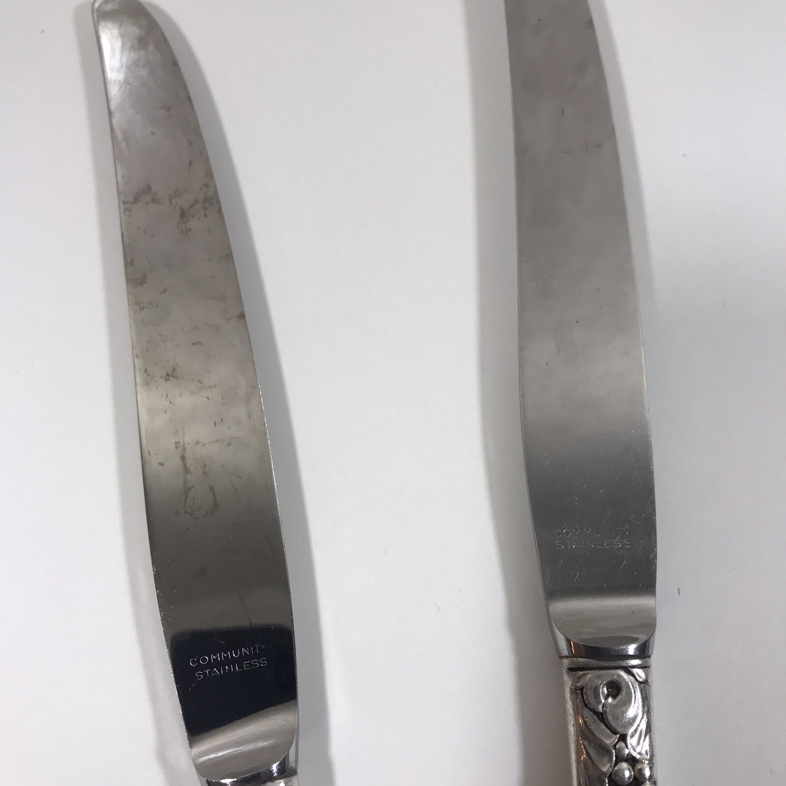 3 Knives Forever Silver Plate Oneida Community Plate Glossy 9 1/2″L Imperfect