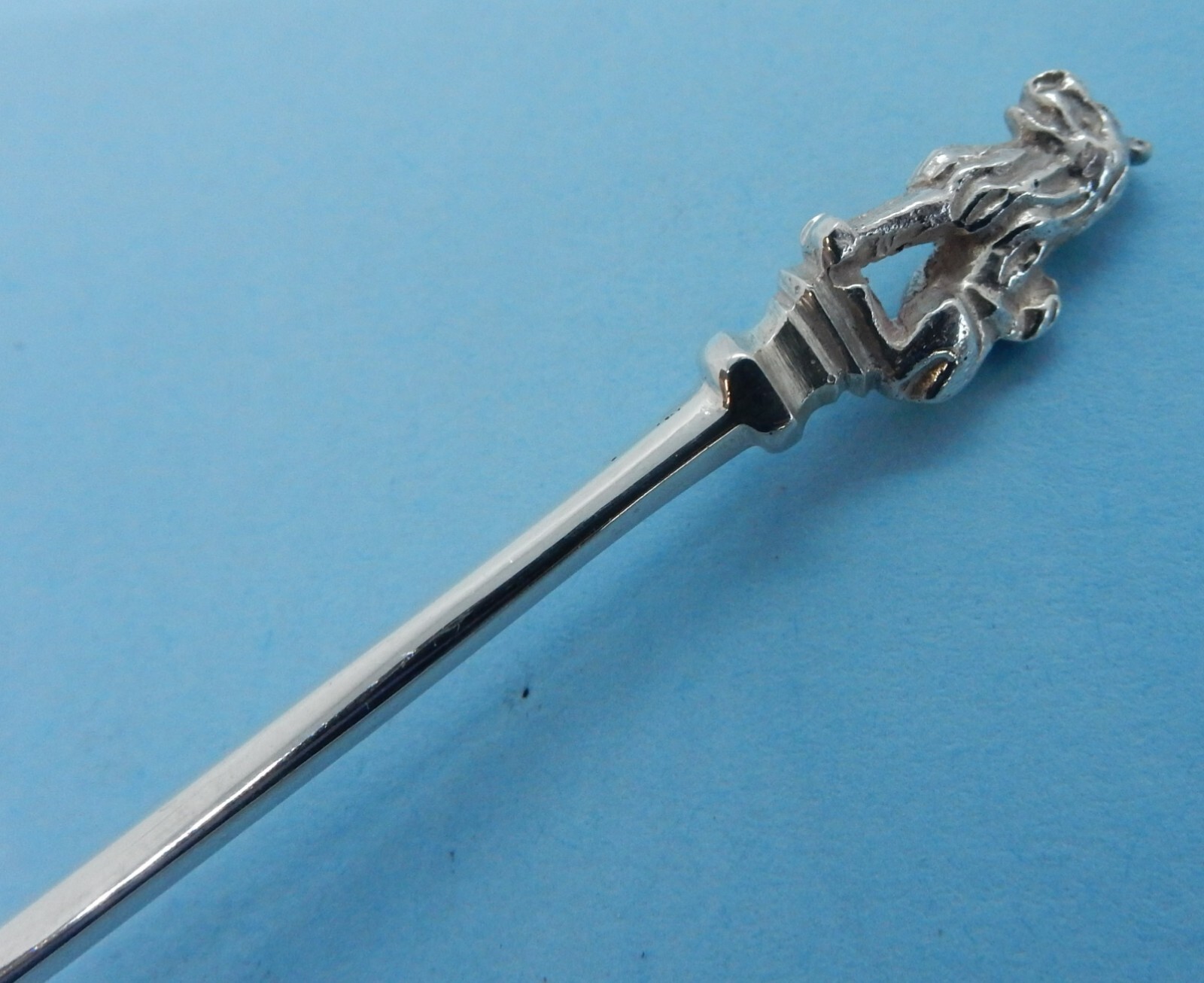 Boxed Set of 8 MEDIEVAL STYLE Solid SILVER Teaspoons GOLDSMITHS London 1936/7