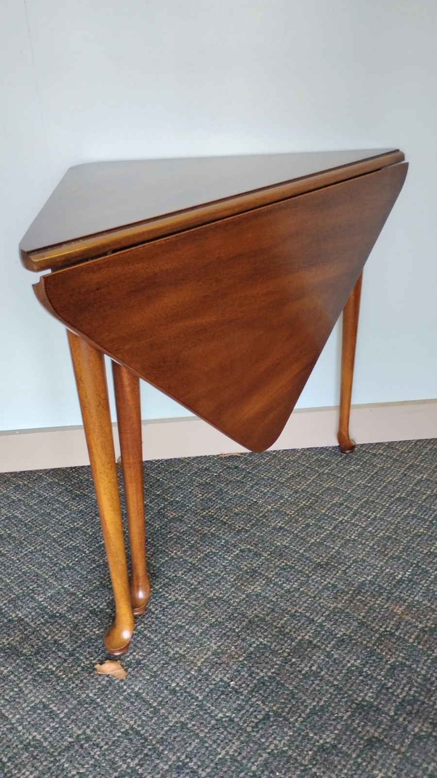 1971 Thomasville Triangular Gateleg Drop Leaf Occassional Side End Table Unique