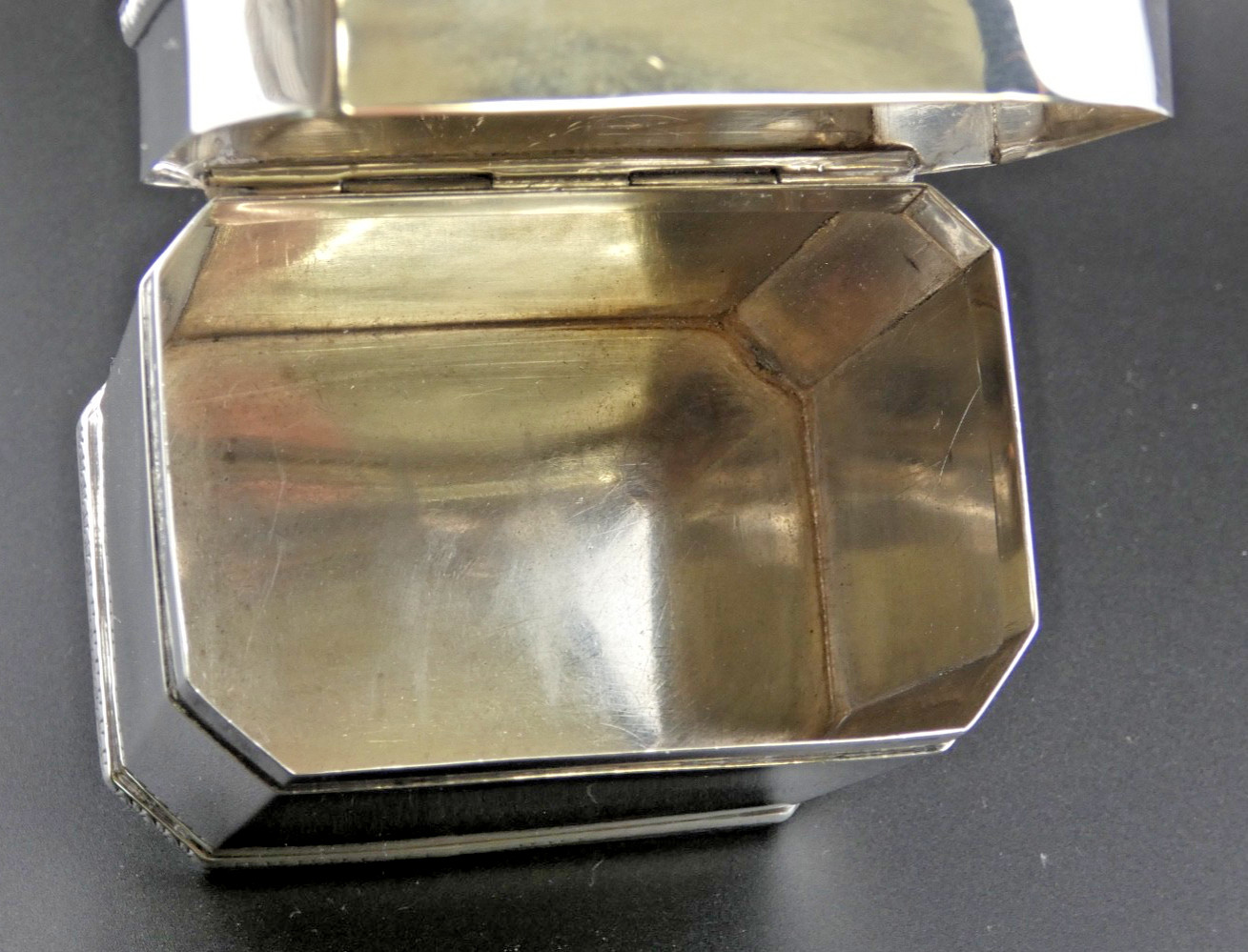 SUPERB ART DECO SOLID STERLING SILVER TEA CADDY Deakin & francis C.1930 170grams