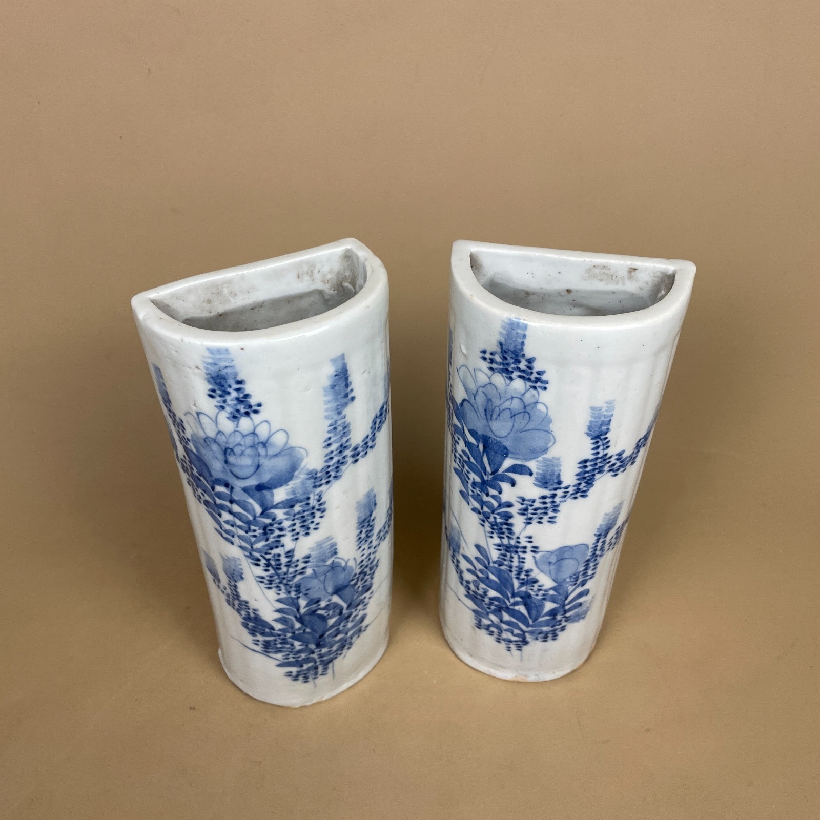 2 Vintage Ceramic Wall Mounted Planters Pocket Vase Floral Hanging Blue Oriental