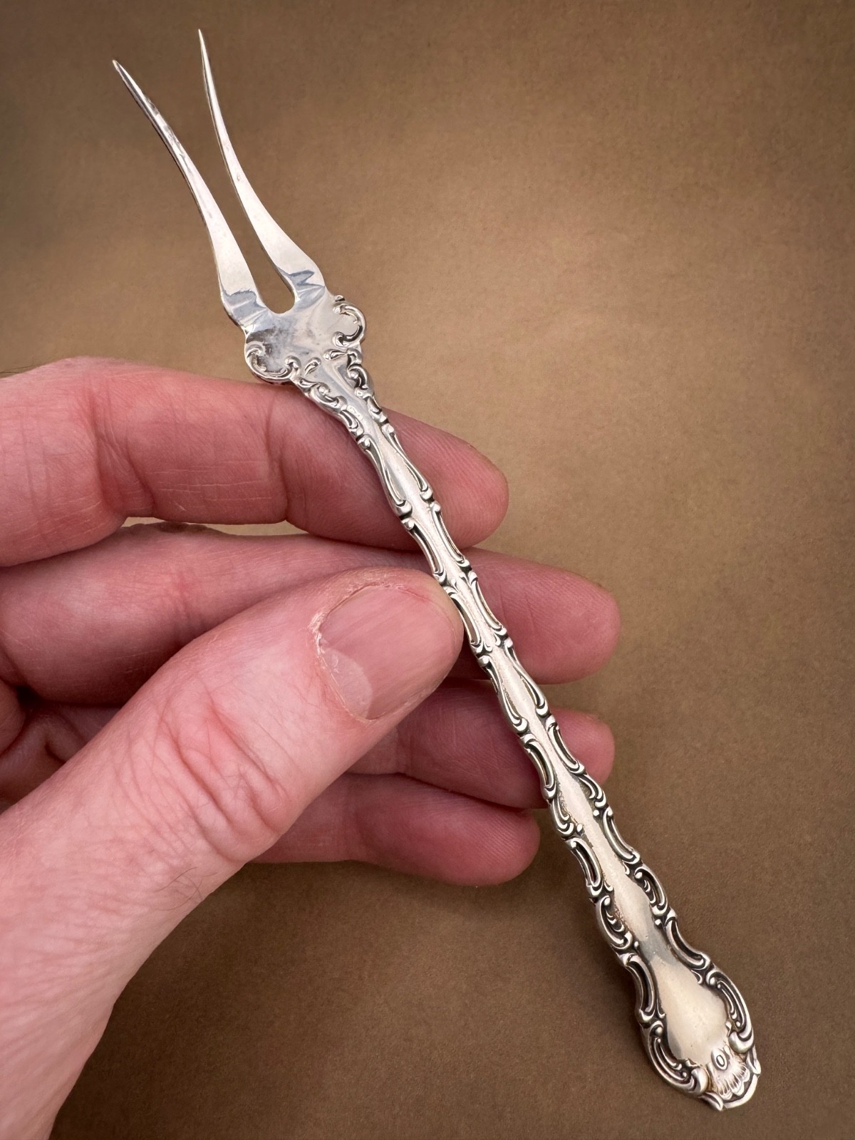 Strasbourg Gorham Sterling Silver Olive Fork 5-3/4″ in mint condition