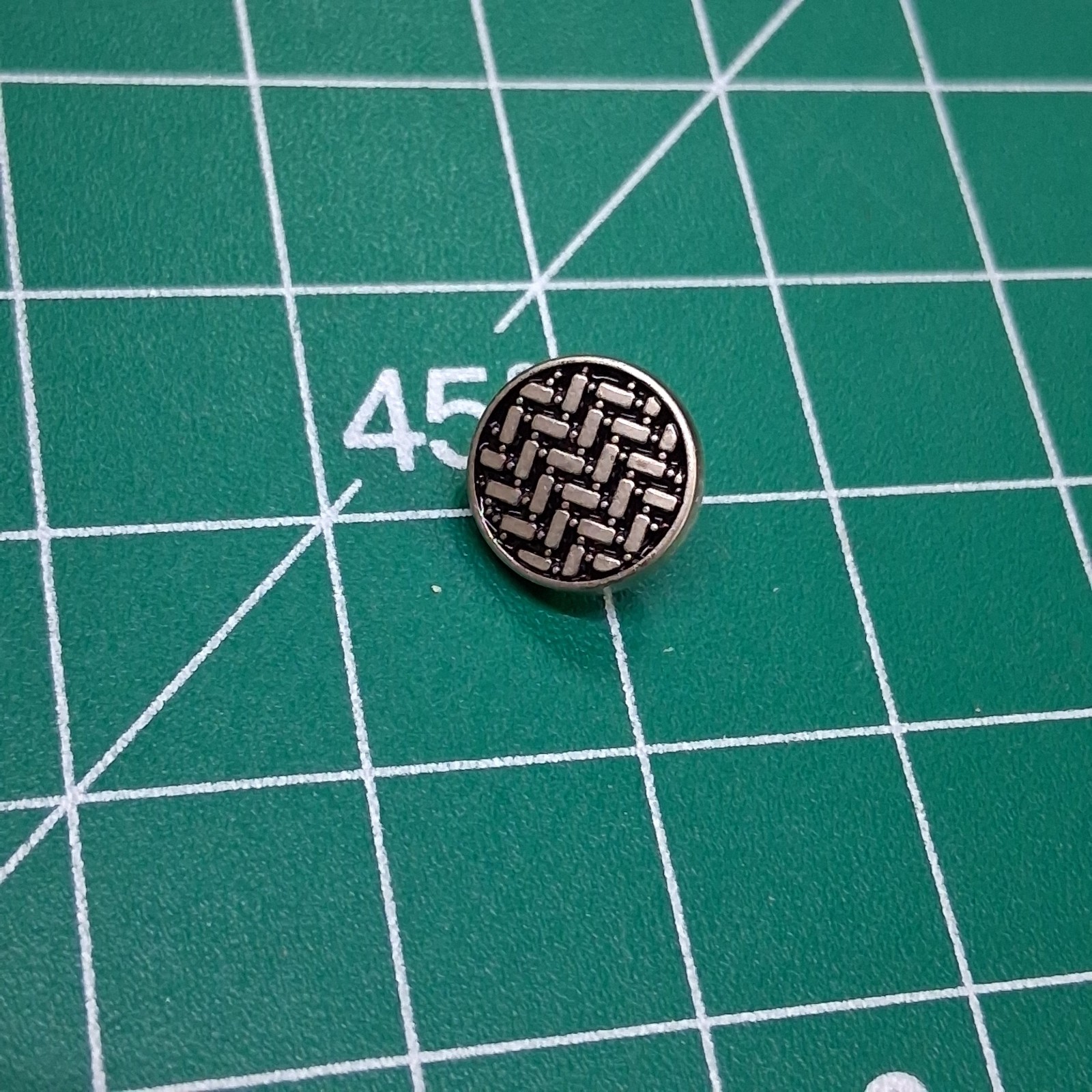 Round Basket Weave Pattern Silver Tone Metal Accent Button