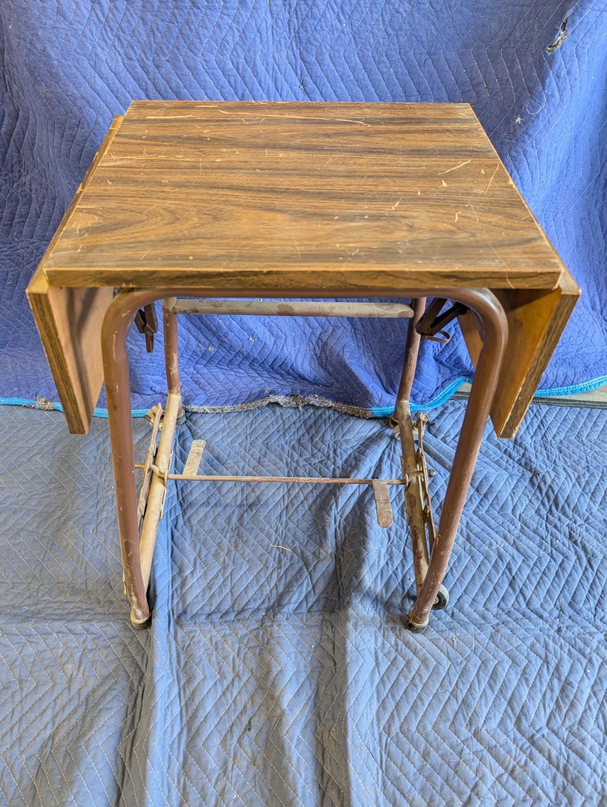 VINTAGE TYPEWRITER TABLE WOOD AND METAL 2 DROP LEAVES WITH RETRACTING WHEELS