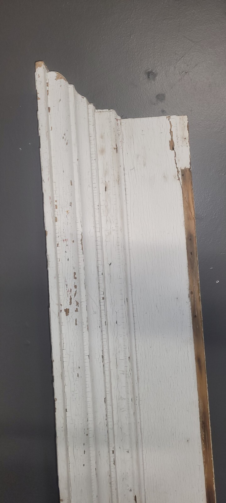 Window HEADER Pediment Lintel WHITE Chippy Paint 46 1/2″ SHELF FARM Victorian