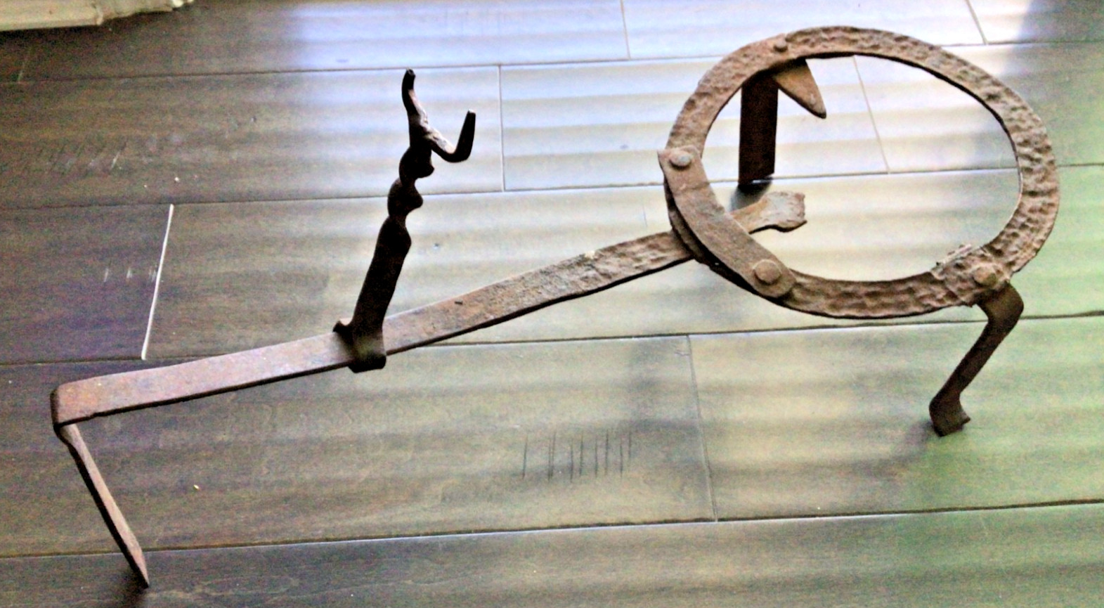 18th C Primitive Fireplace / Hearth Cooking, Trivet, Forked Arm Old Surface, 21″