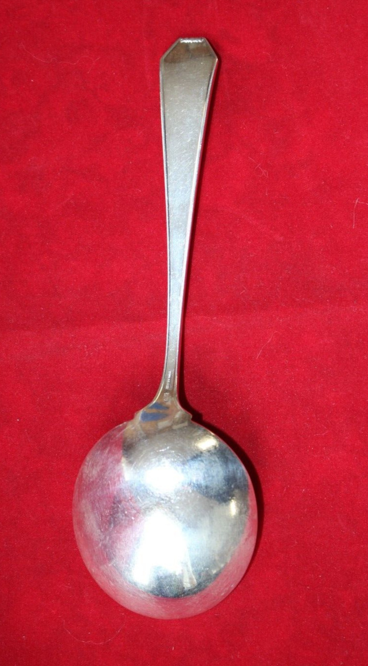 Whiting Mfg Co. Lady Baltimore 6 1/4″ Round Bowl Soup Spoon “M” Mono (1910) 35g