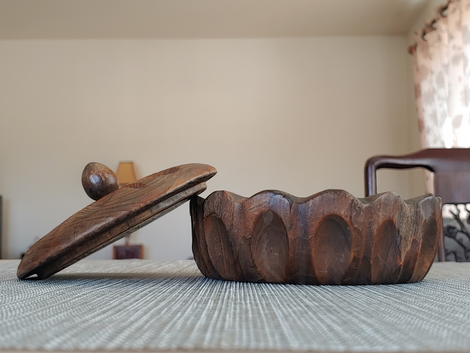 清代佛教榆木莲花瓣僧帽宝盒 Antique Chinese Qing Elm Wood Lotus Petals Buddha Hat Lid Case Box