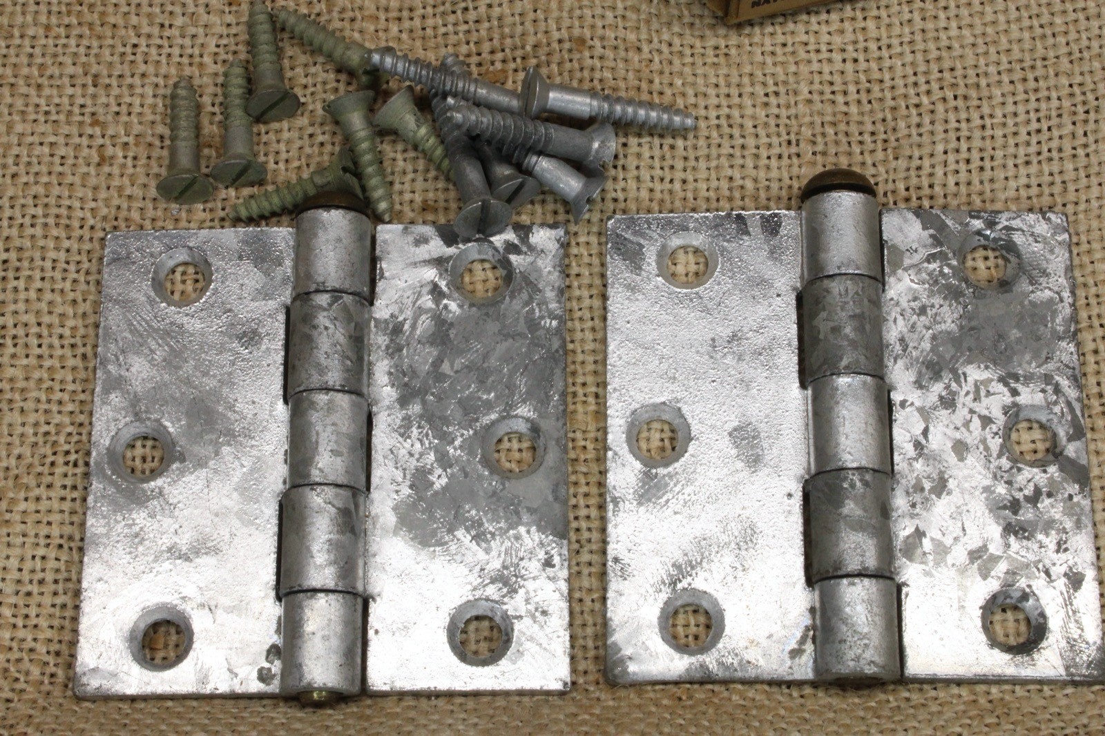 2 Old Screen Door 2 1/2 X 2 1/2″ Hinges Butts Brass Pin GALVANIZED Vintage NIB