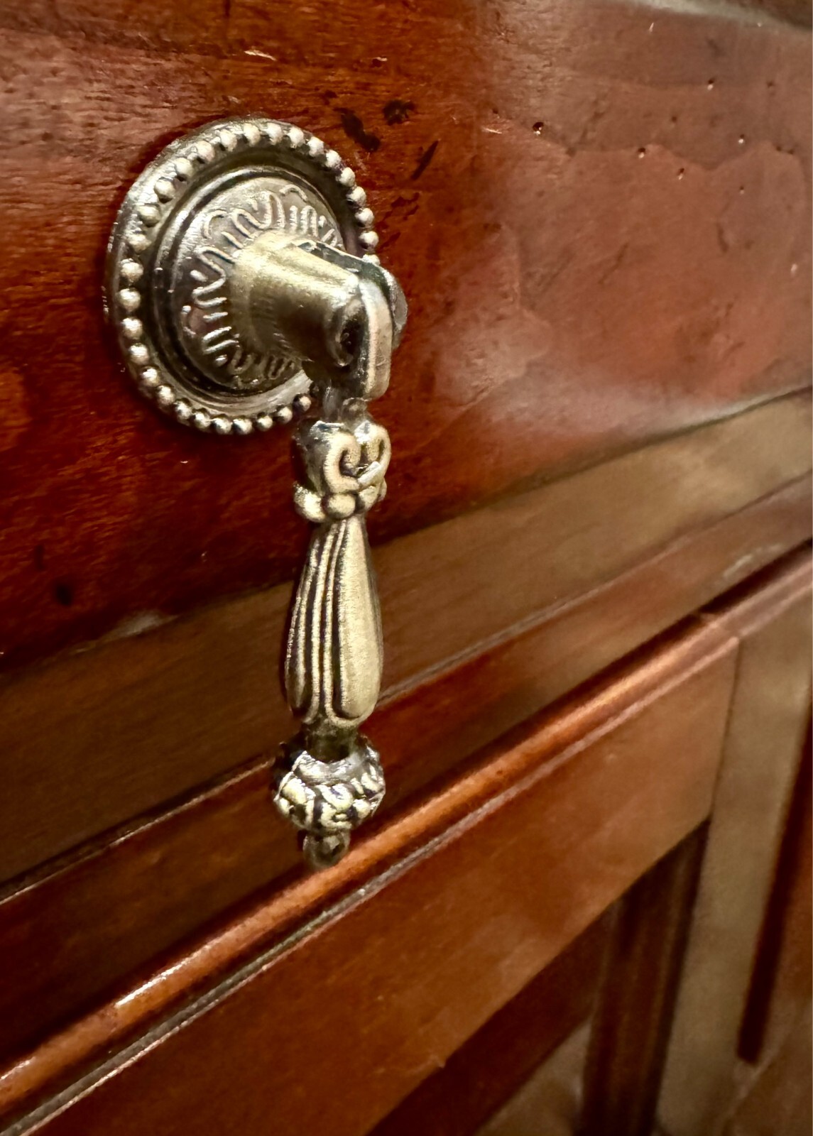 2 Antique-Brass Knobs in brushed-Gold Tear Drop Hinged Furniture Hardware Pulls
