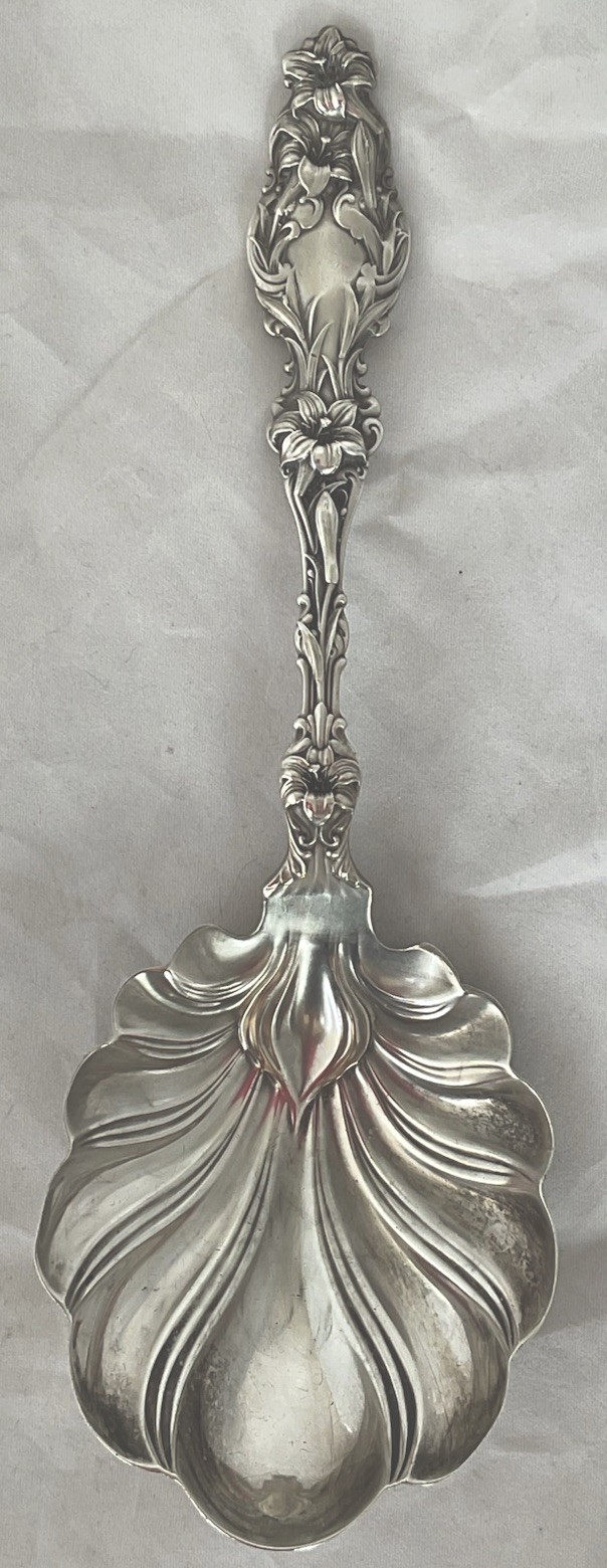 Lily by Whiting Sterling Silver Large Berry/Casserole Serving Spoon 9-1/2” 113g
