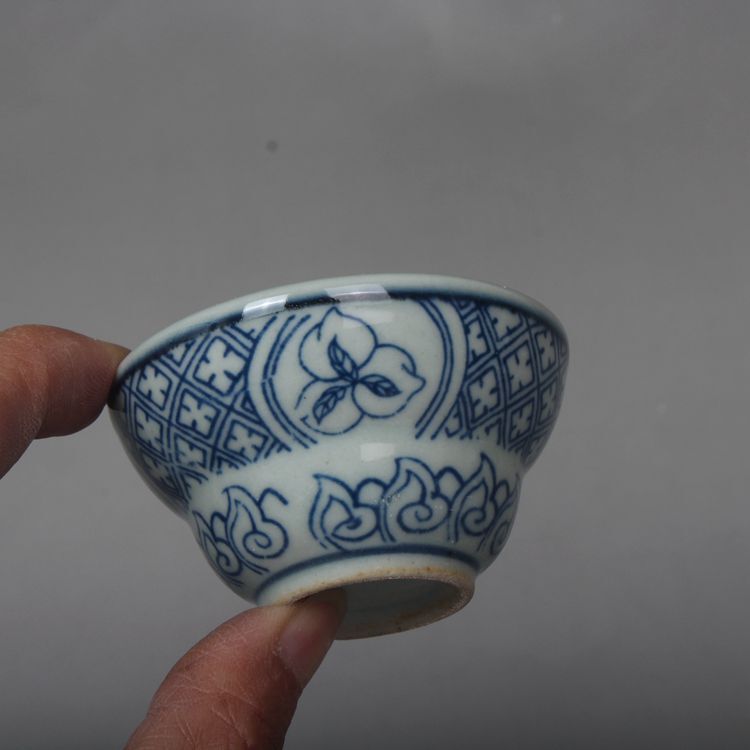 2.3in Chinese Blue & White Porcelain Flowers and Plants Bamboo Hat Cup Limited