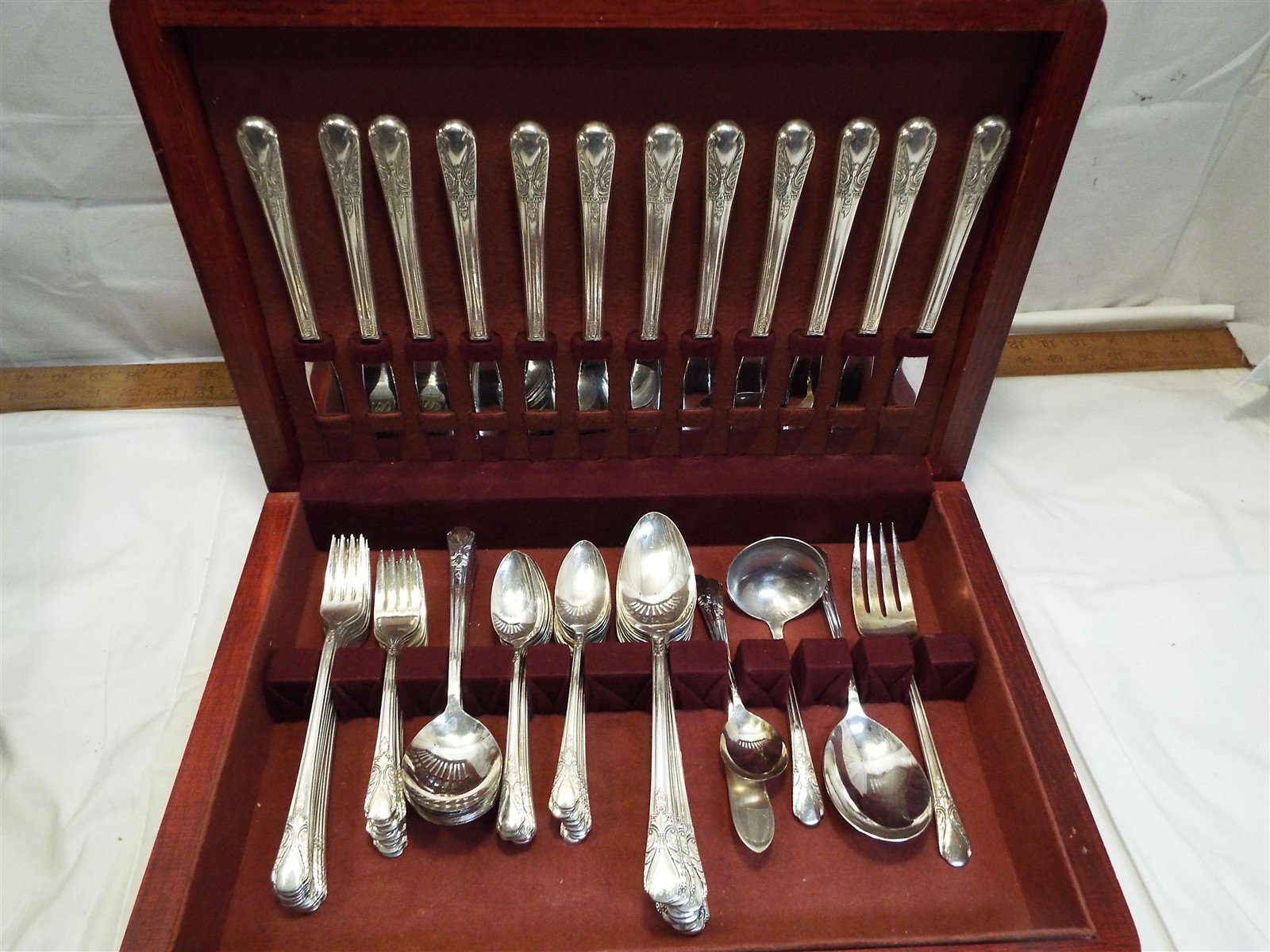 Original Wm Rogers Avalon Cabin Silver Plate Flatware svc for 12 Silverplate