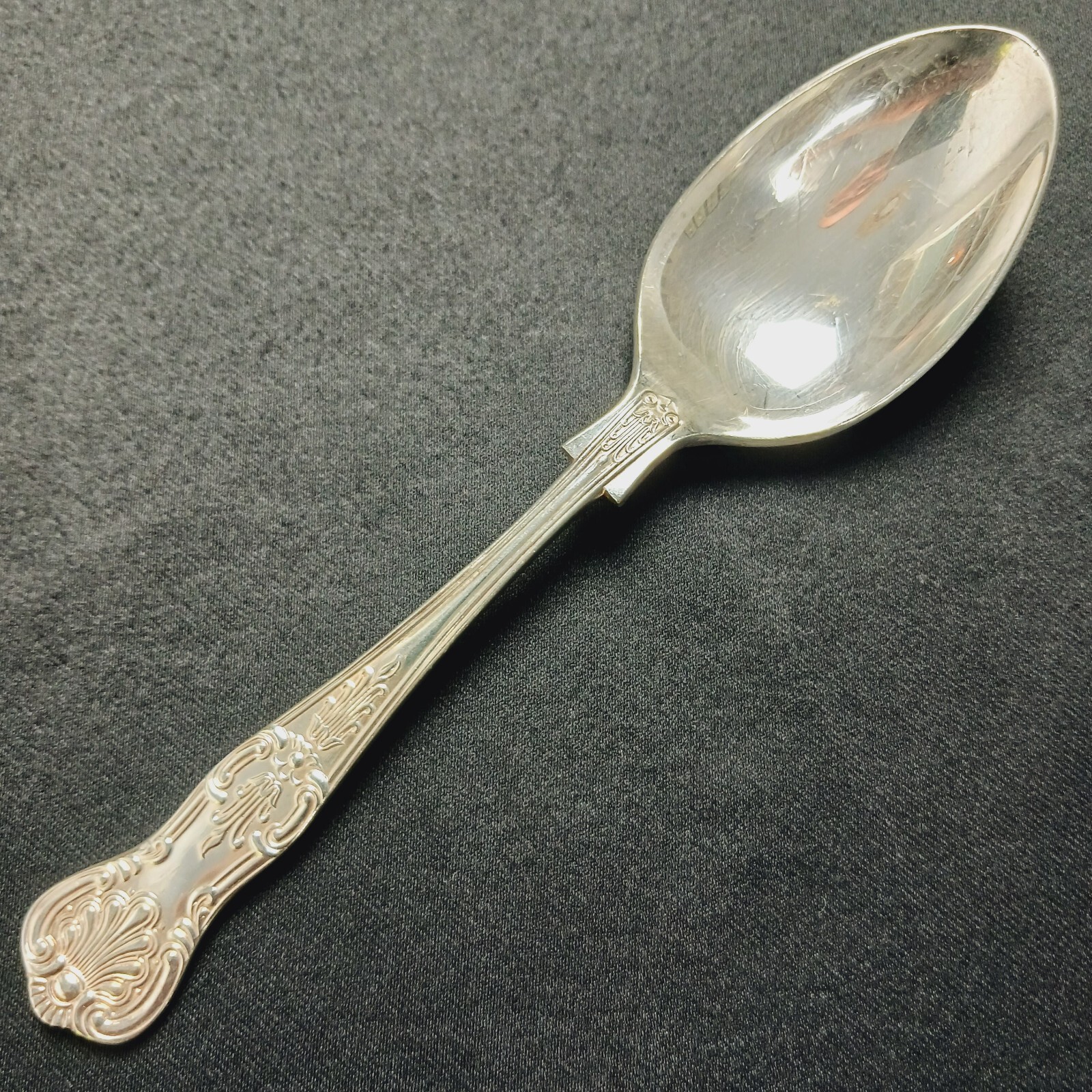 QUEENS Silverplate SHEFFIELD SILVER CO. England Tablespoon Serving Spoon 7 1/4
