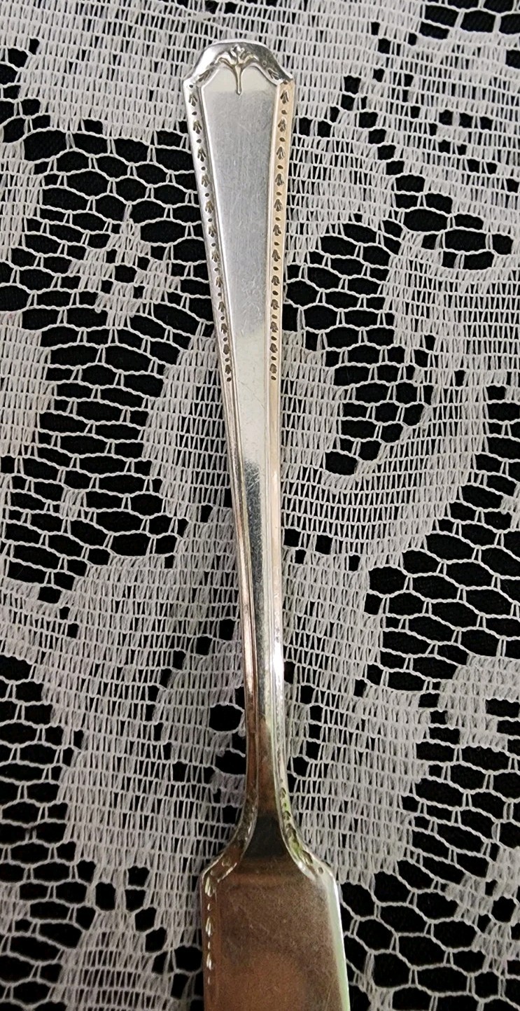 ✅️ANTIQUE c1923 ALGONQUIN AKA BARONET SILVERPLATED “7 3/8” MASTER BUTTER KNIFE🧈