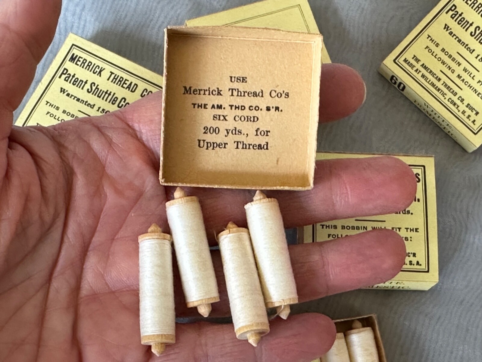 Merrick Thread Co ANTIQUE Patent Shuttle Cotton Bobbins in Box VINTAGE Thread