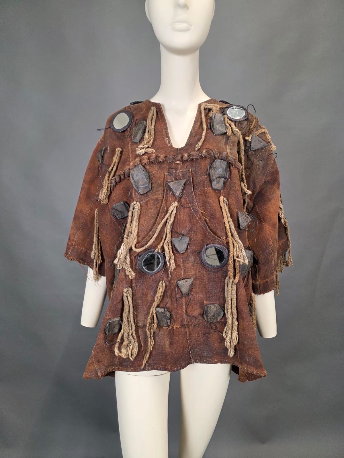 19TH CENTURY BAMANA/DOGON LINEN HUNTING SHIRT W LEATHER EDGED MIRRORS