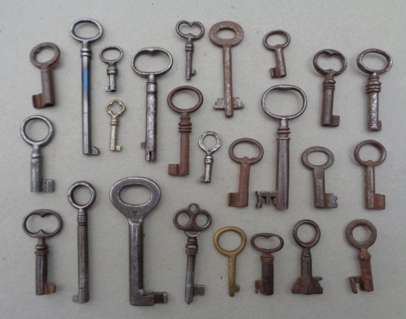Huge Lot Antique Skeleton Keys (25 pieces) 1800s-Early 1900s